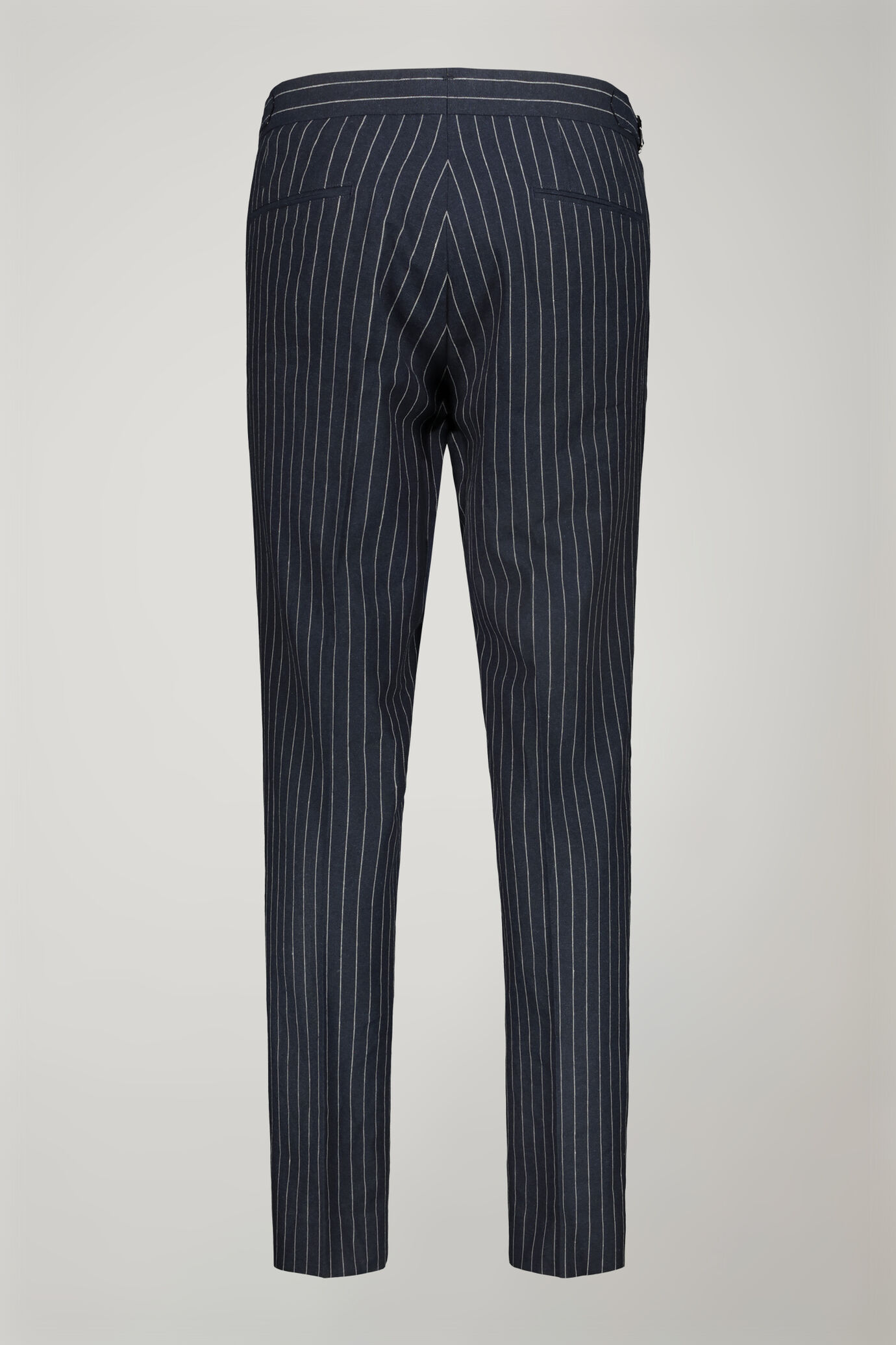 Pantalon homme classique à double pince en lin et coton avec motif à fines rayures coupe régulière image number 6