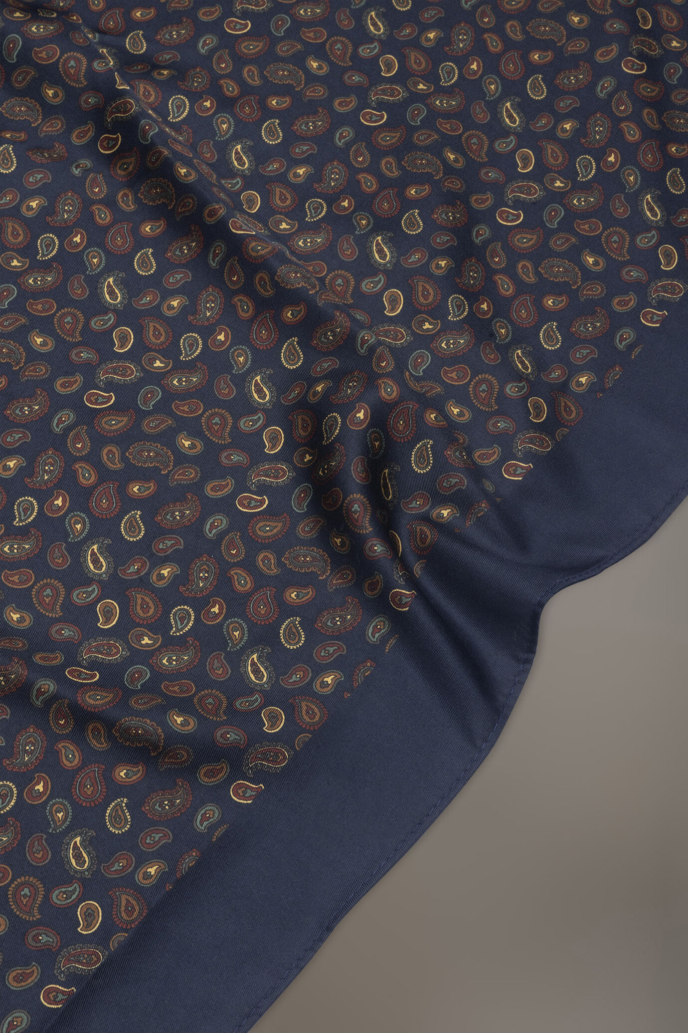 Foulard in twill fantasia stampata image number 1