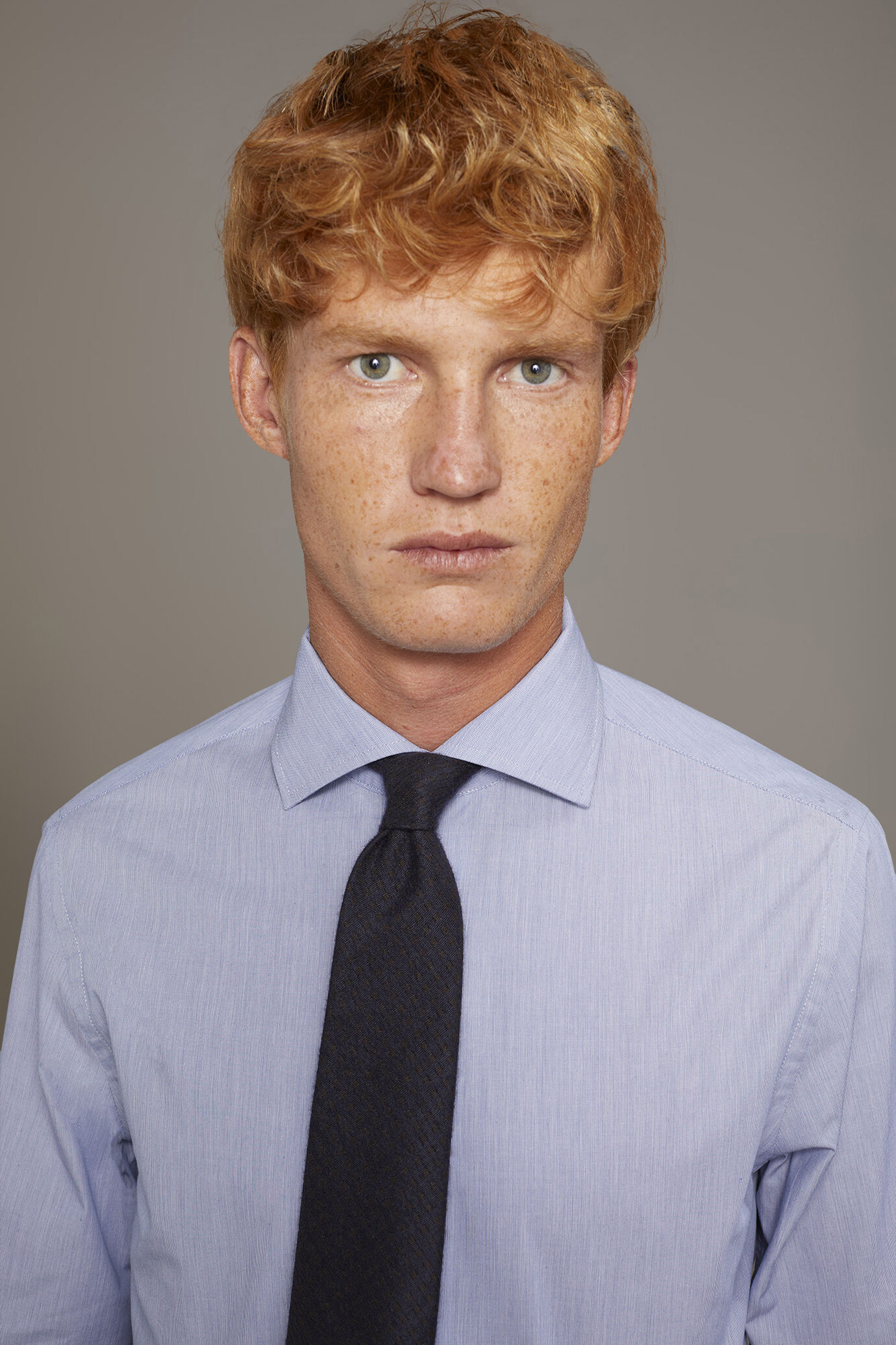 Camicia classica collo francese classic fit tessuto tinto filo bacchettato image number 1