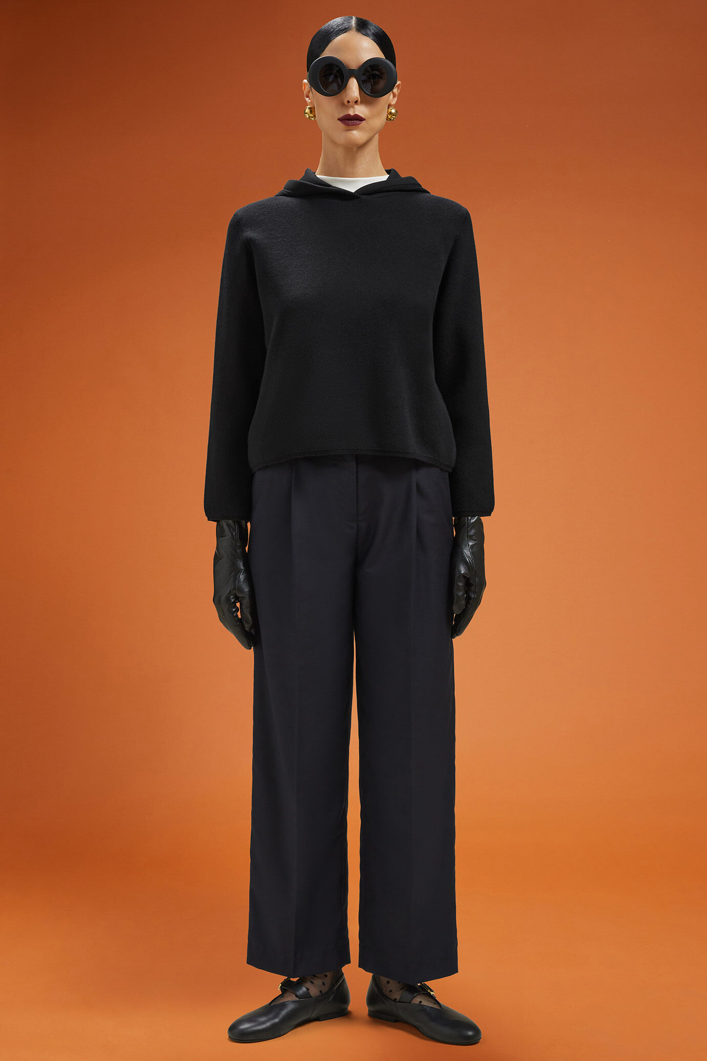 Maglia donna tinta unita con cappuccio in neoprene e logo ricamato regular fit image number 2