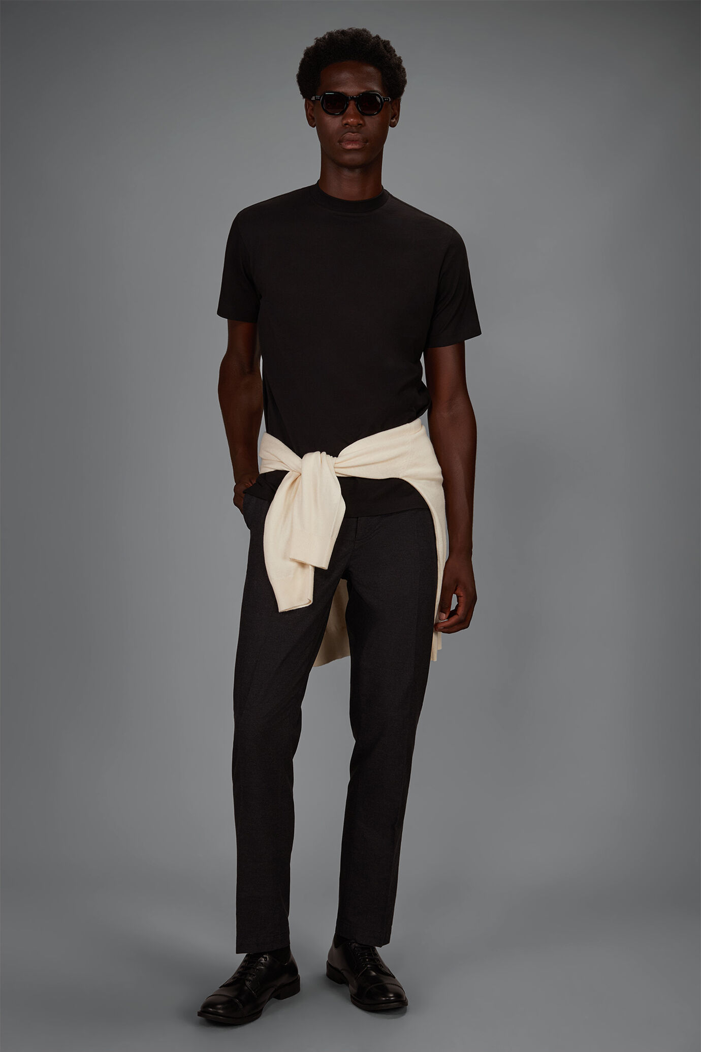 Men&rsquo;s 100% cotton T-shirt with a turtleneck and regular fit image number 0