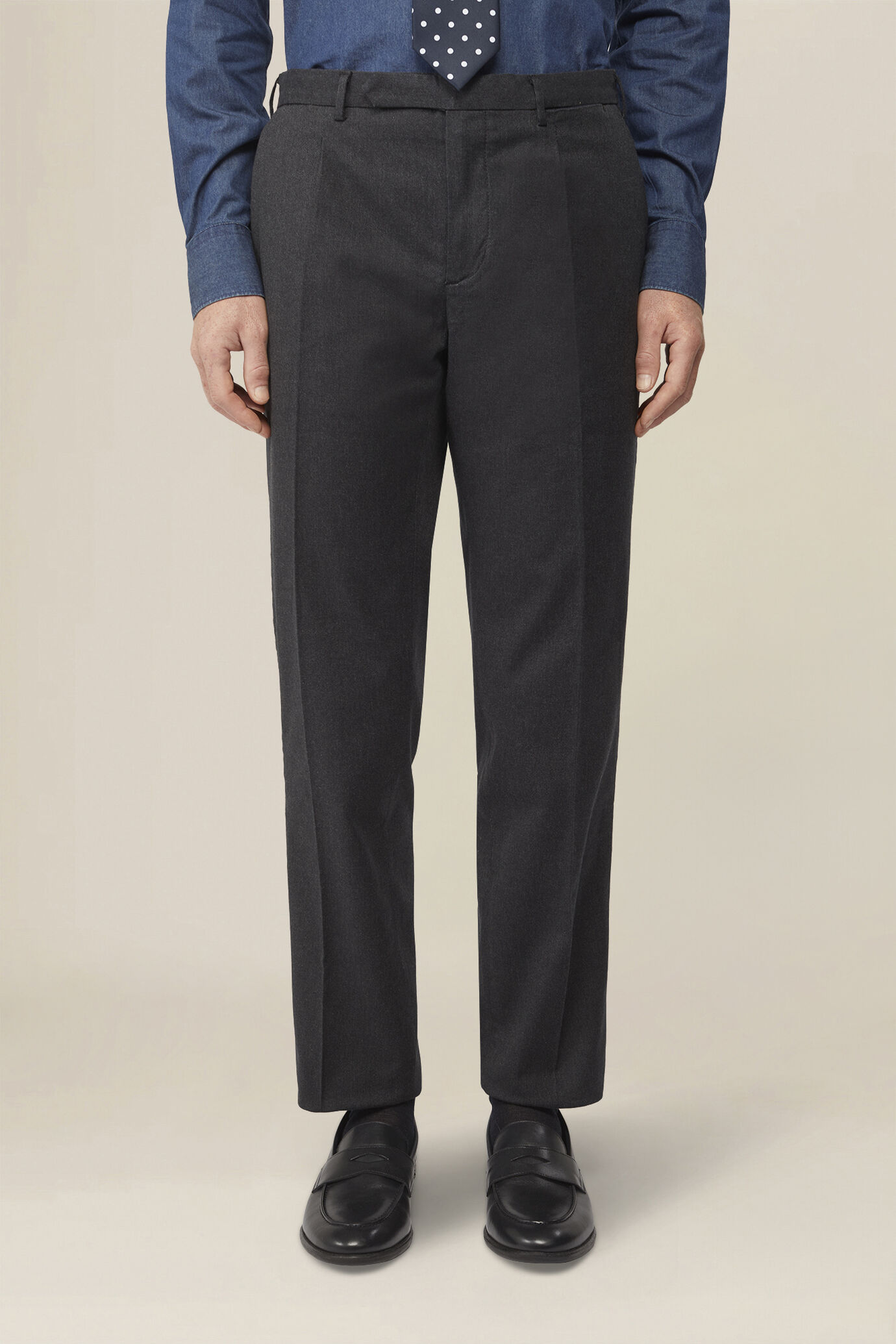 Herrenhose aus Baumwolle mit Falten image number 1