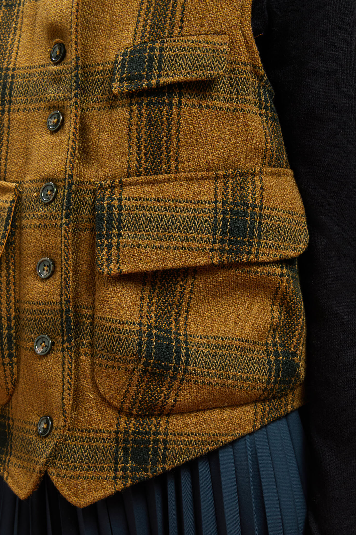 Gilet femme droit en polylaine à chevrons, coupe classique image number 2