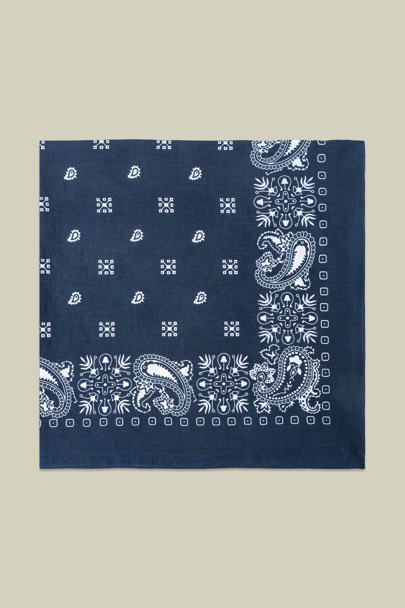 Men's 100% cotton paisley pattern scarf image number 1