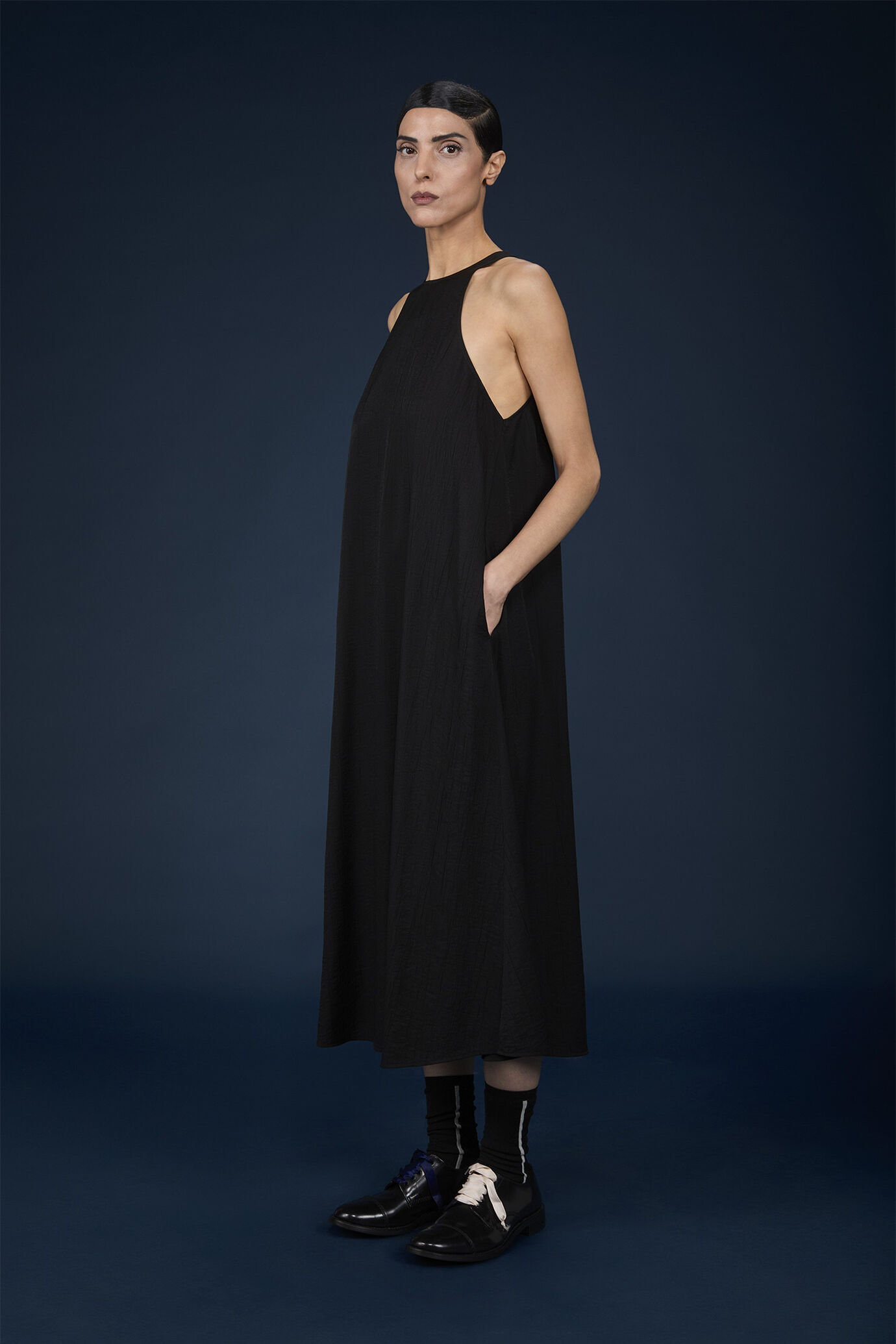Robe longue pour femme en tissu léger avec dos nageur image number 1
