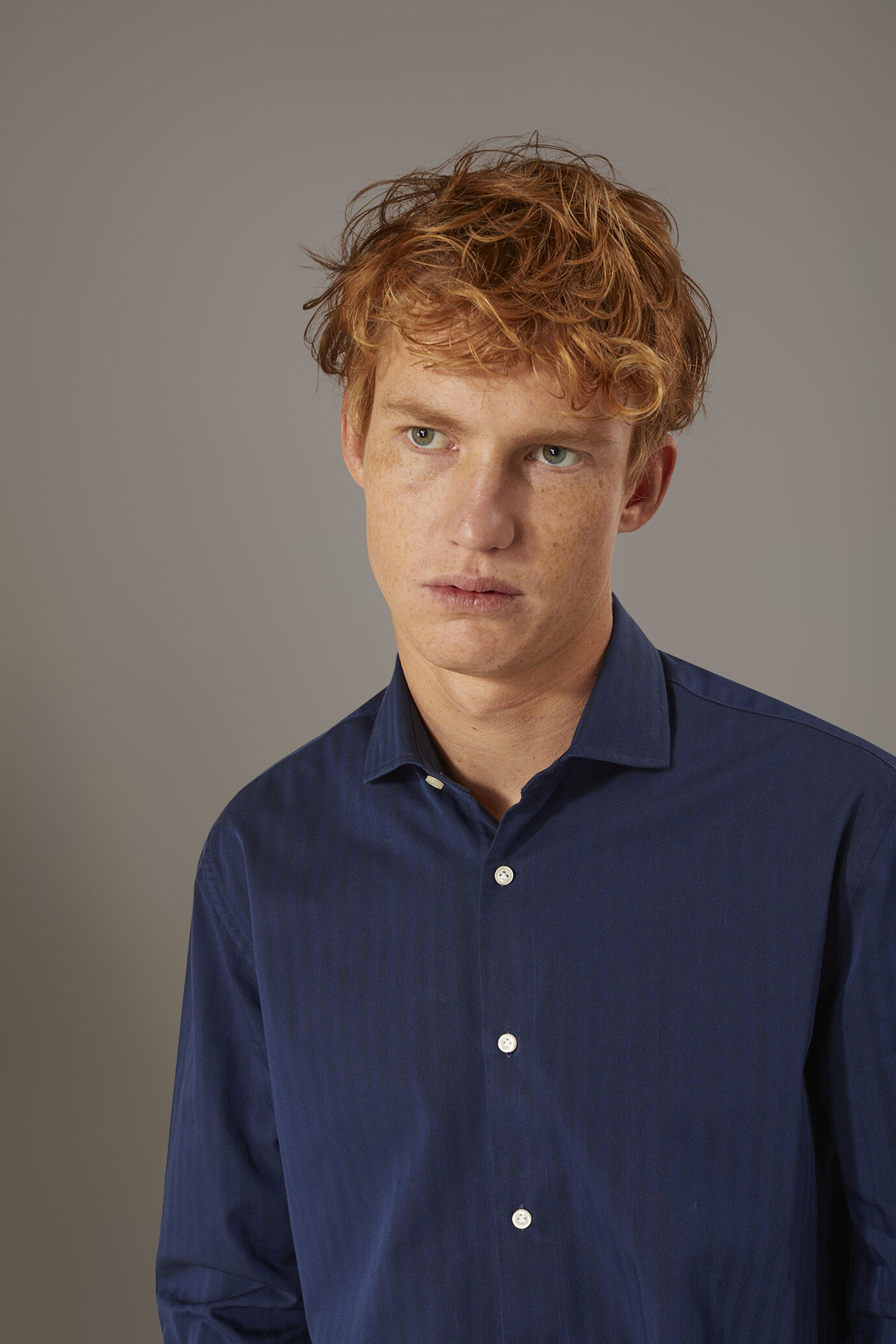 Classic washed shirt with french collar comfrot fit indigo herringbone fabric image number 1