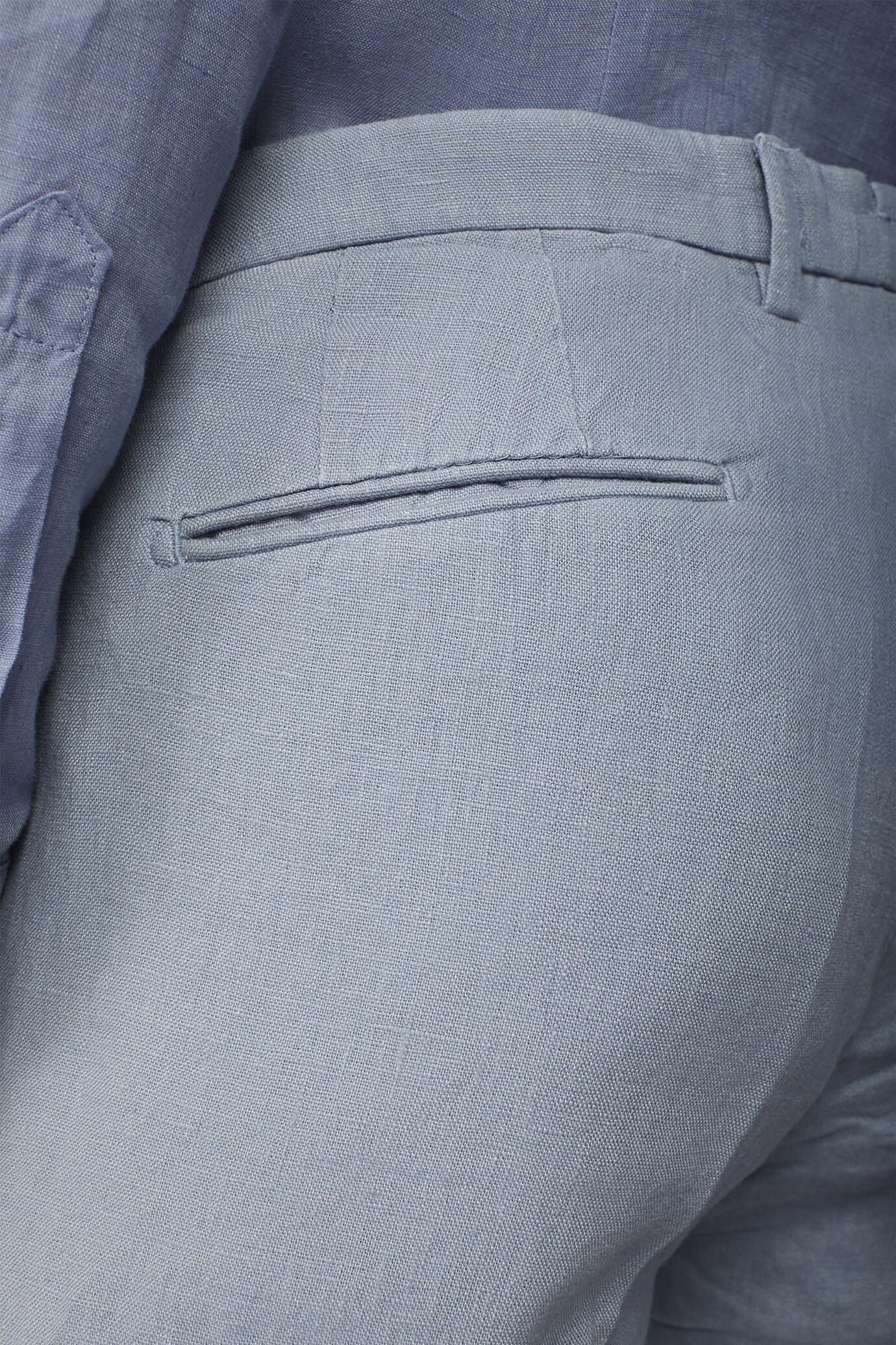 Herrenhose mit 100% Leinen zwei kleinen B&uuml;gelfalten und verdeckter Knopfleiste