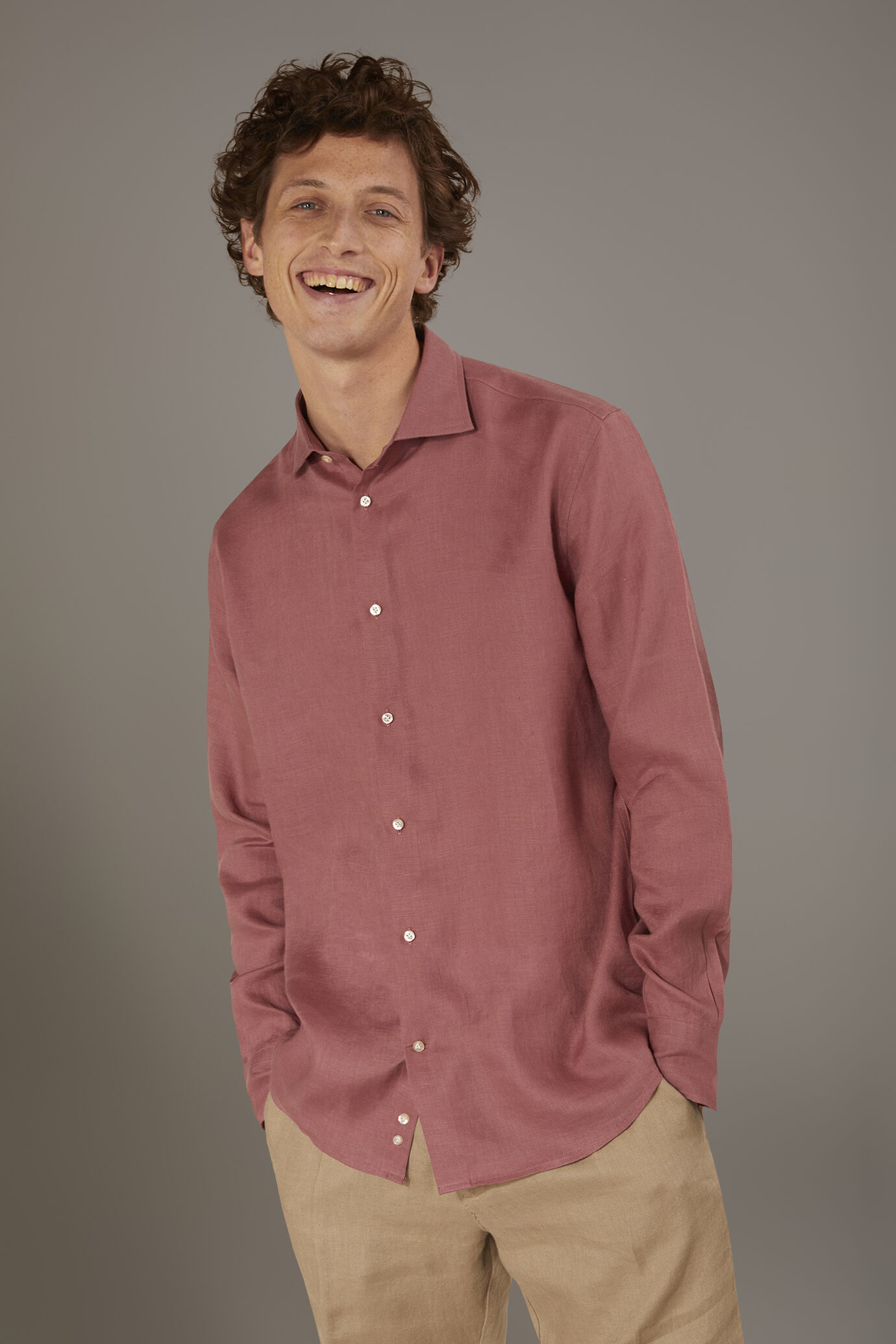 Camicia casual collo francese comfort fit 100% lino image number 0