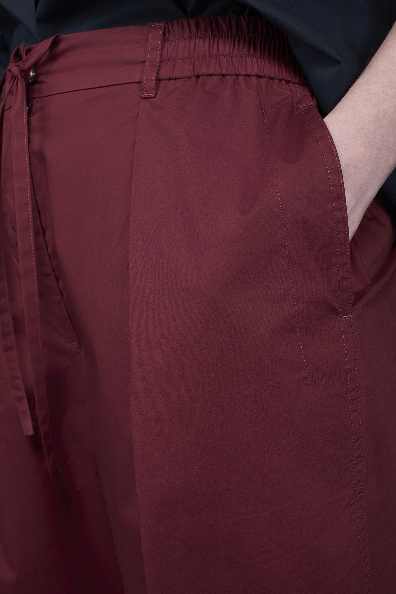 Pantalone donna con pince 100% cotone image number 3