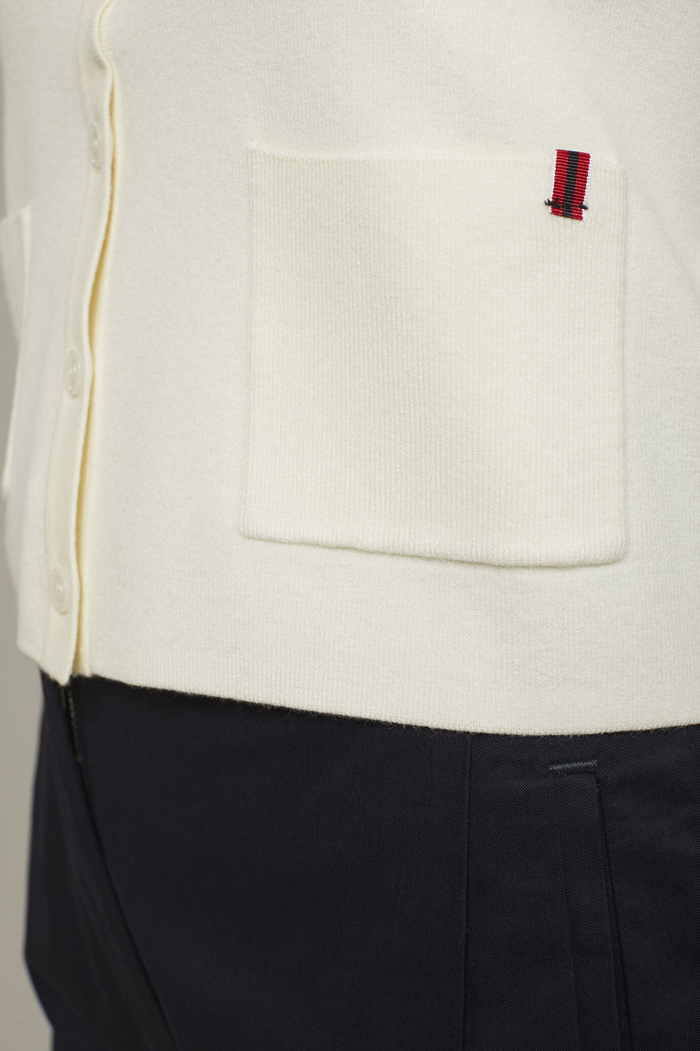 Women’s solid color cardigan slim fit image number 4