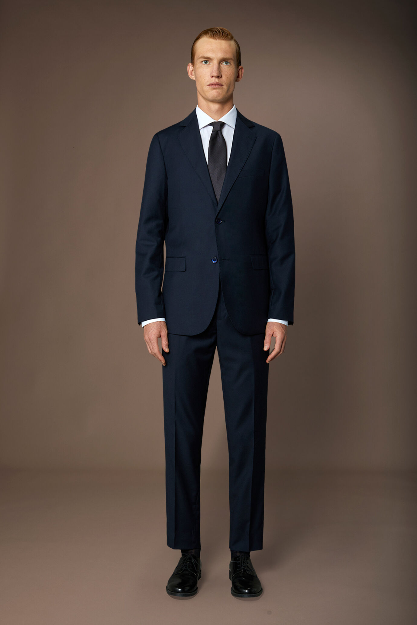 Einreihiger Herrenanzug aus Wollgemisch in normaler Passform image number 0