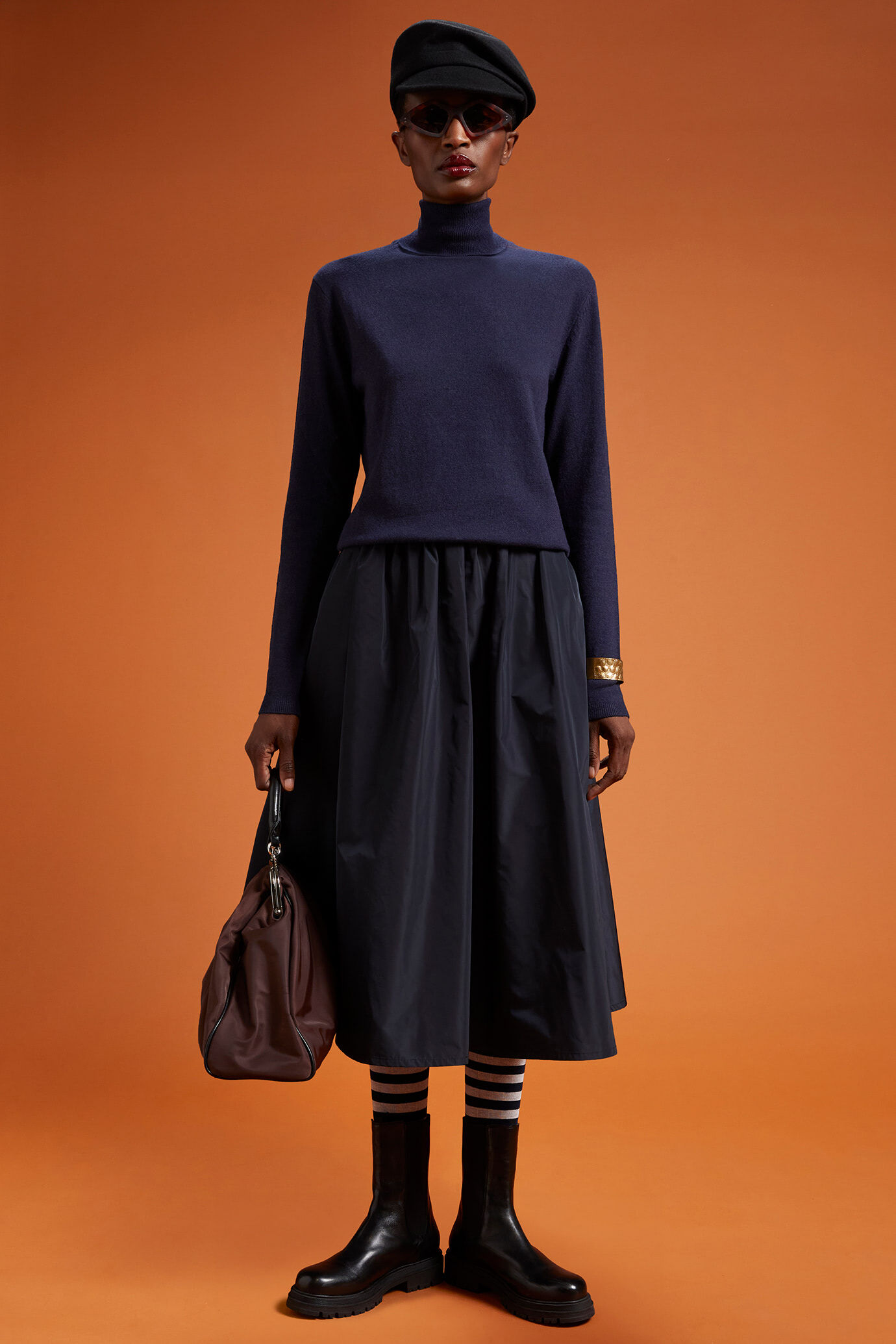 Women's regular fit high neck jumper in a blend of wool and cashmere image number 1