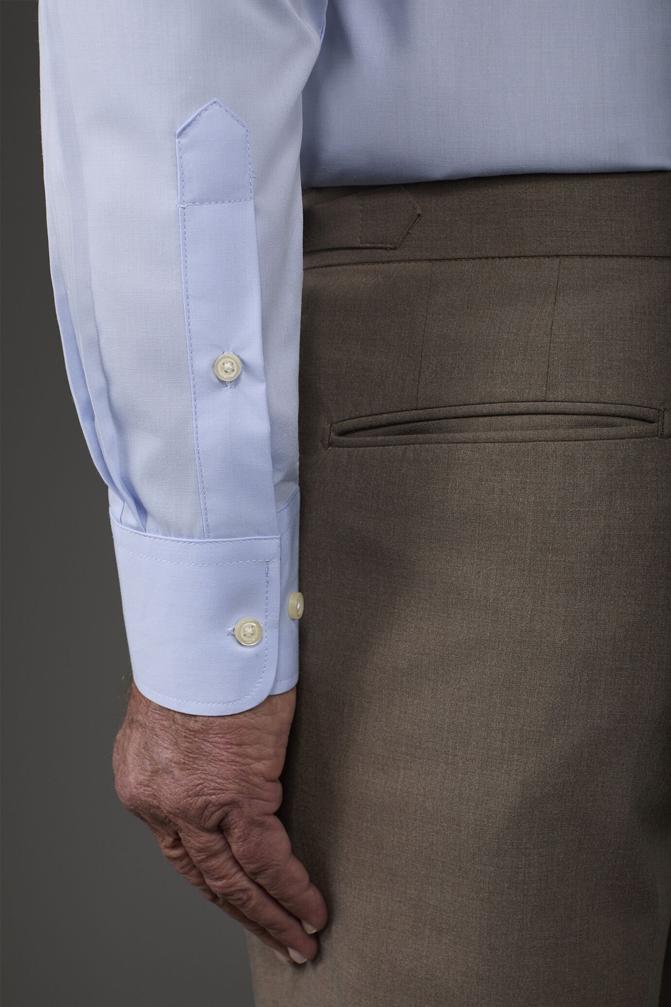 Camicia classica collo francese uomo tinta unita image number 3