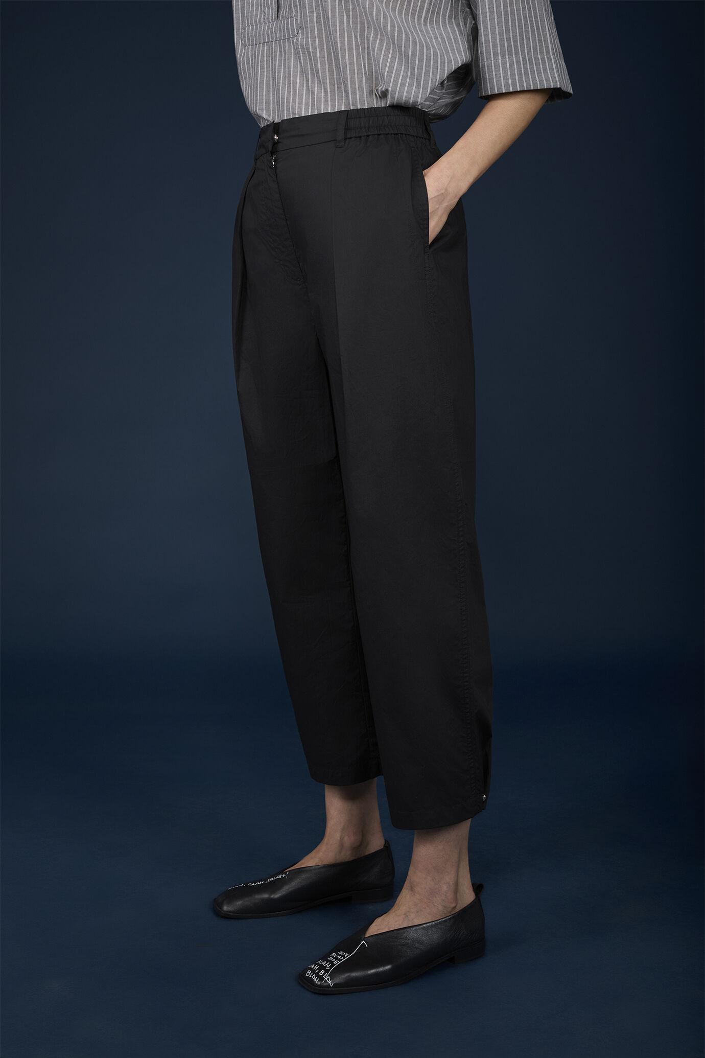 Pantalone donna con pince 100% cotone image number 2