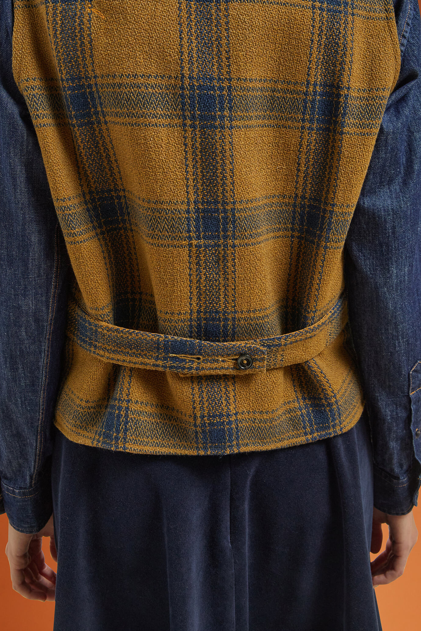 Women's regular fit single-breasted waistcoat in checked wool blend fabric image number 3