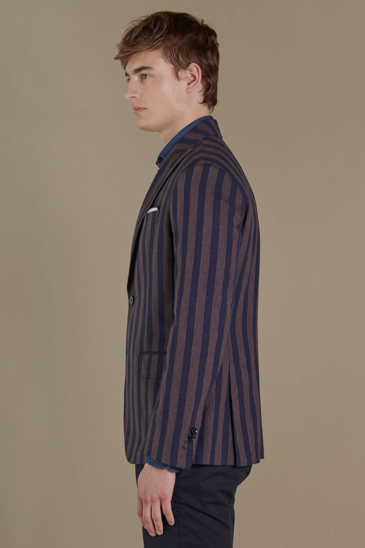 Single breasted jacket with peak lapel linen and cotton blend image number 1