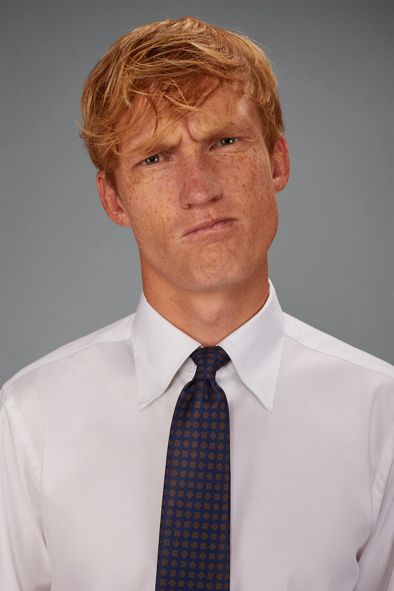 Men&rsquo;s tie with micro geometric patterns image number 0