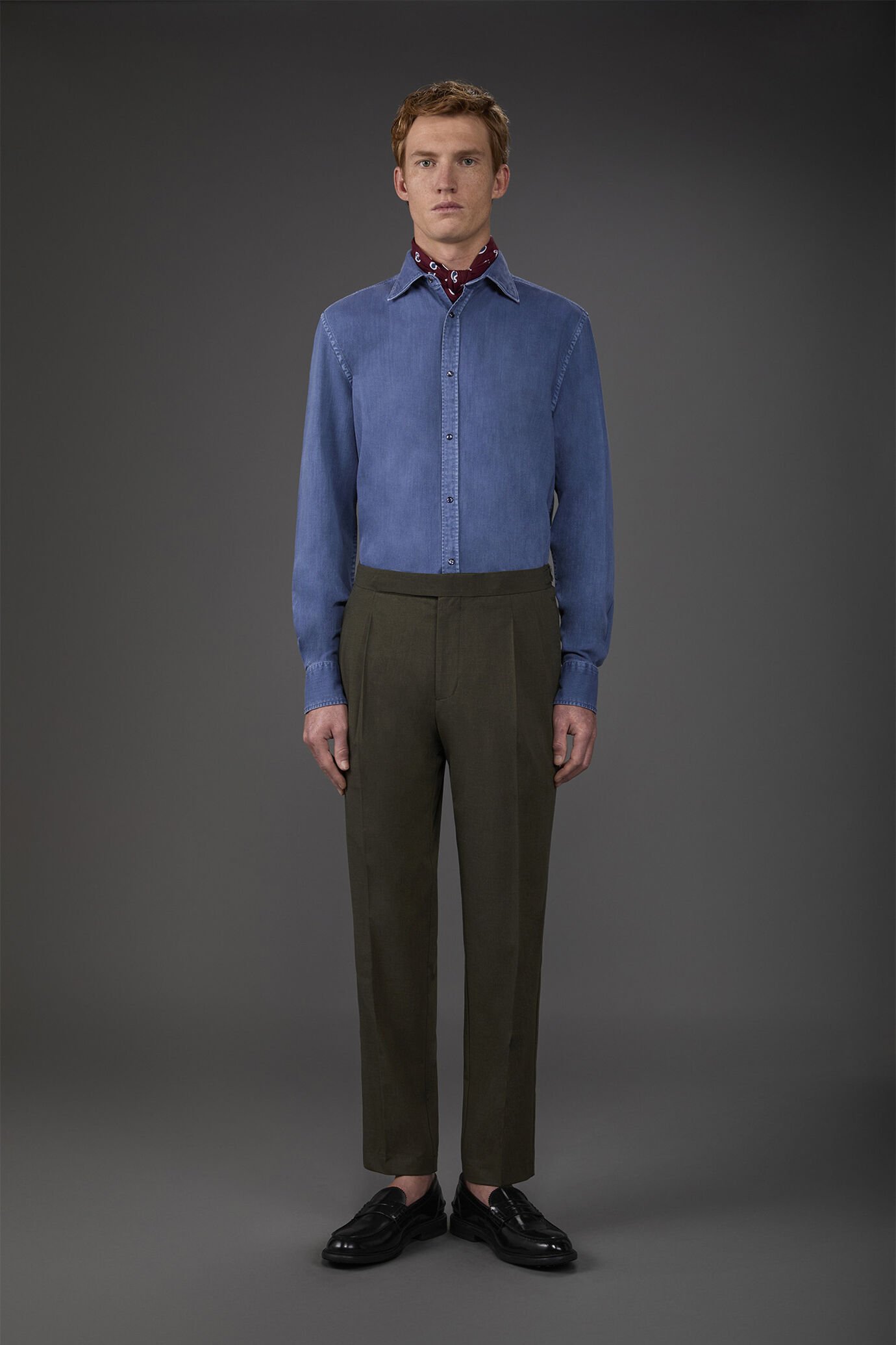 Herren-Freizeithemd mit klassischem Kragen aus Chambray-Stoff image number 2