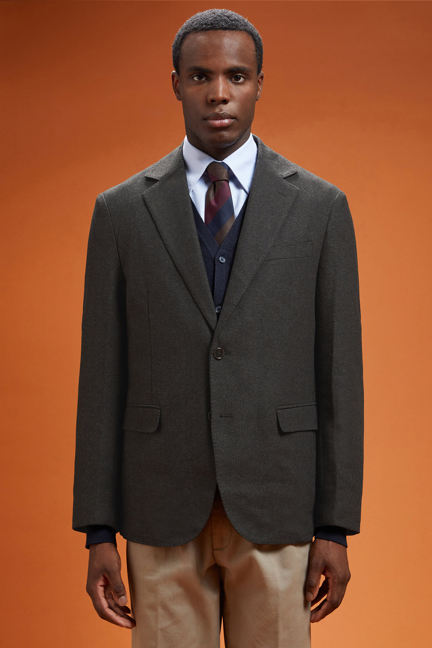 Klassisches einreihiges Herrensakko aus Wollgemisch mit Grätenmuster in normaler Passform image number 0