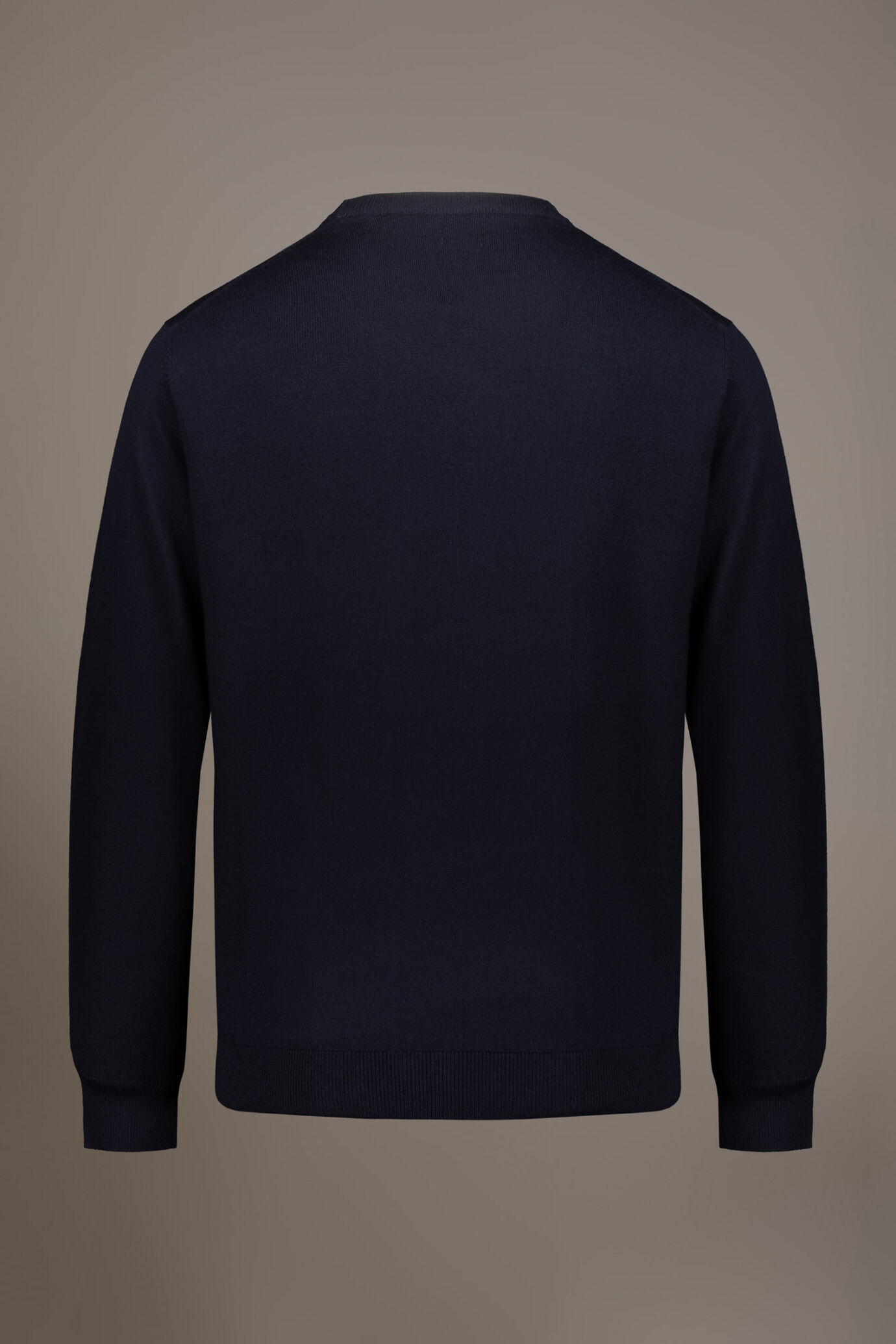 Maglia girocollo 100% lana merino extrafine image number 5