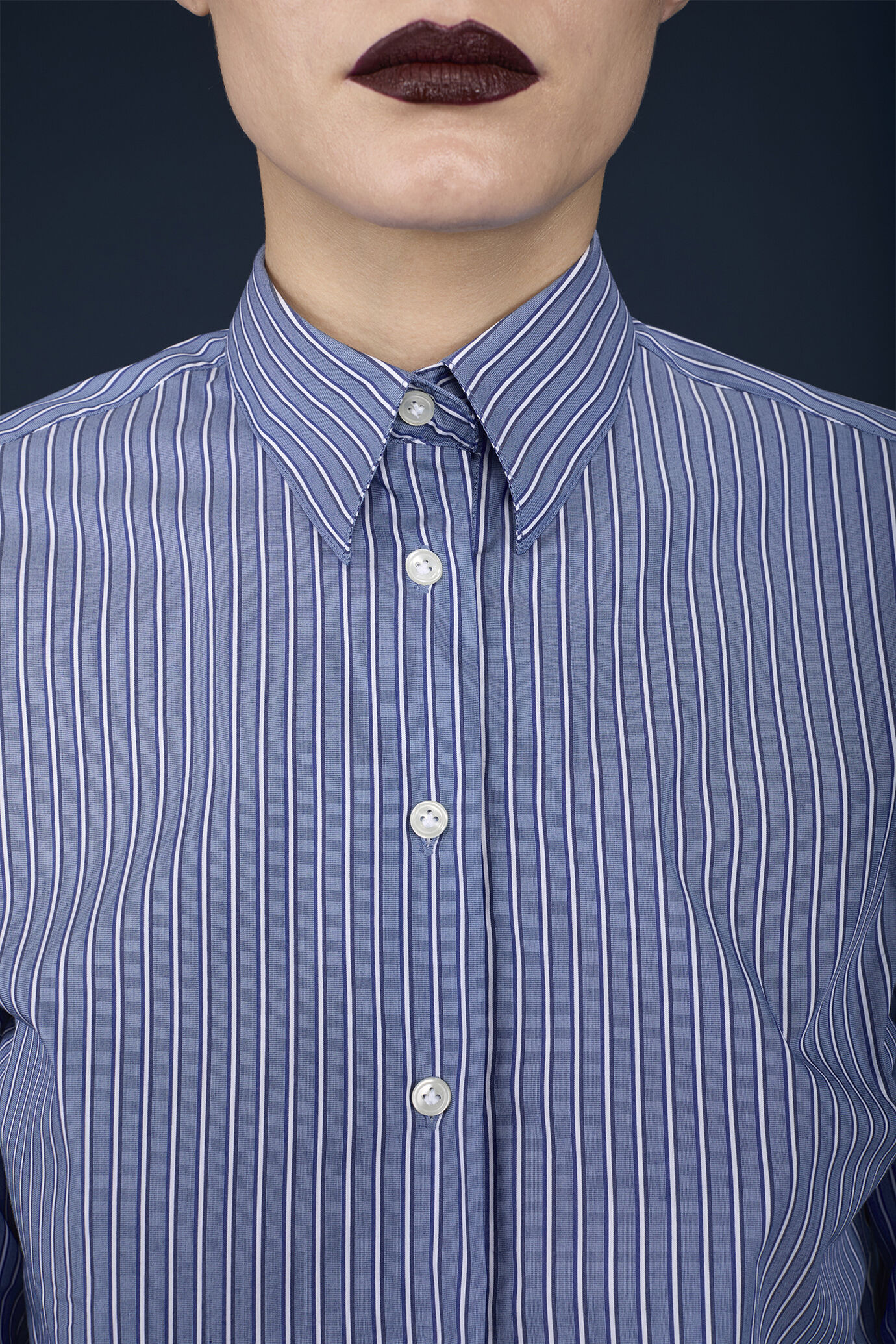 Camicia classica donna in tessuto a righe tinto filo regular fit image number 3