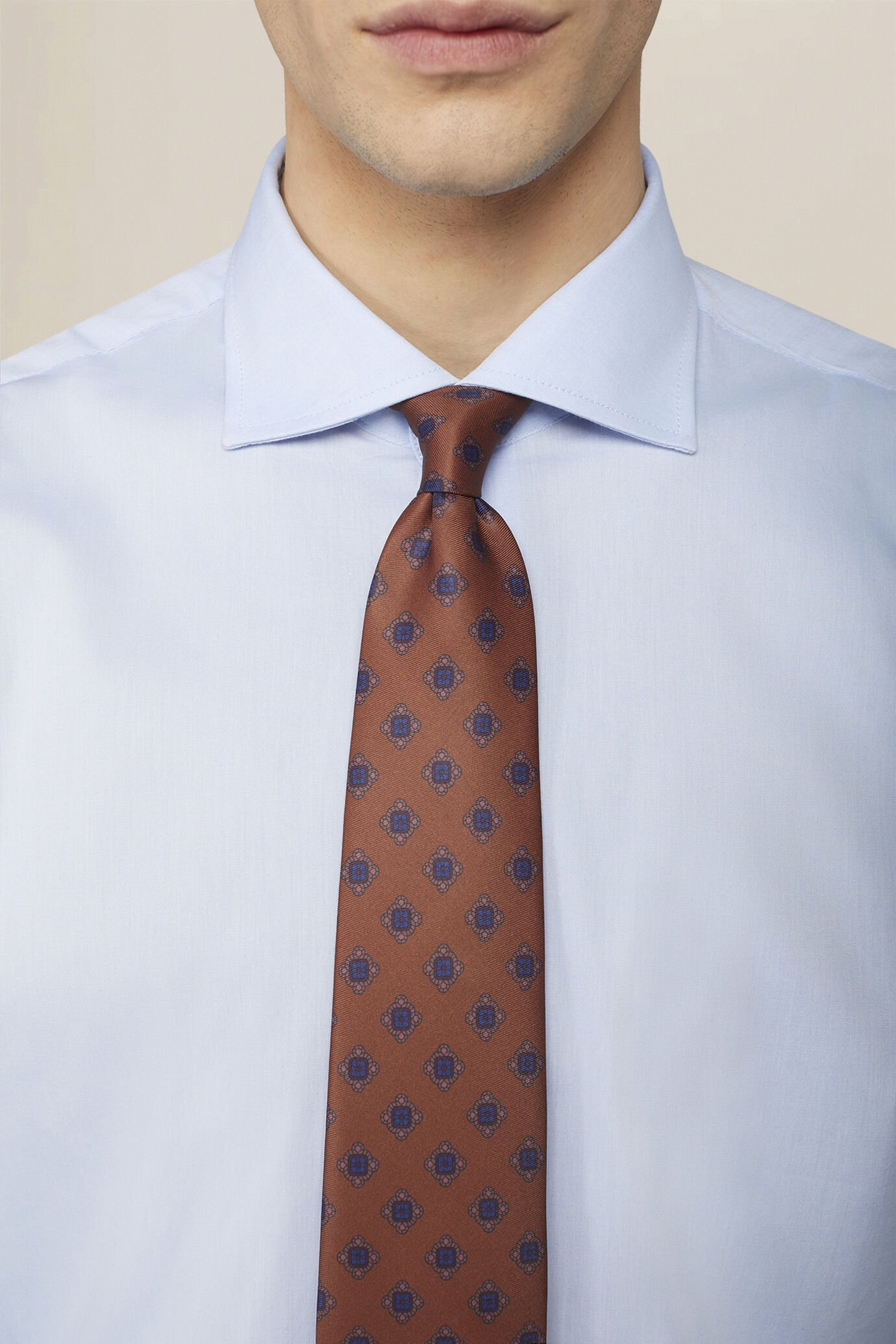 Camicia classica collo francese uomo 100% cotone tinta unita fiammato image number 2