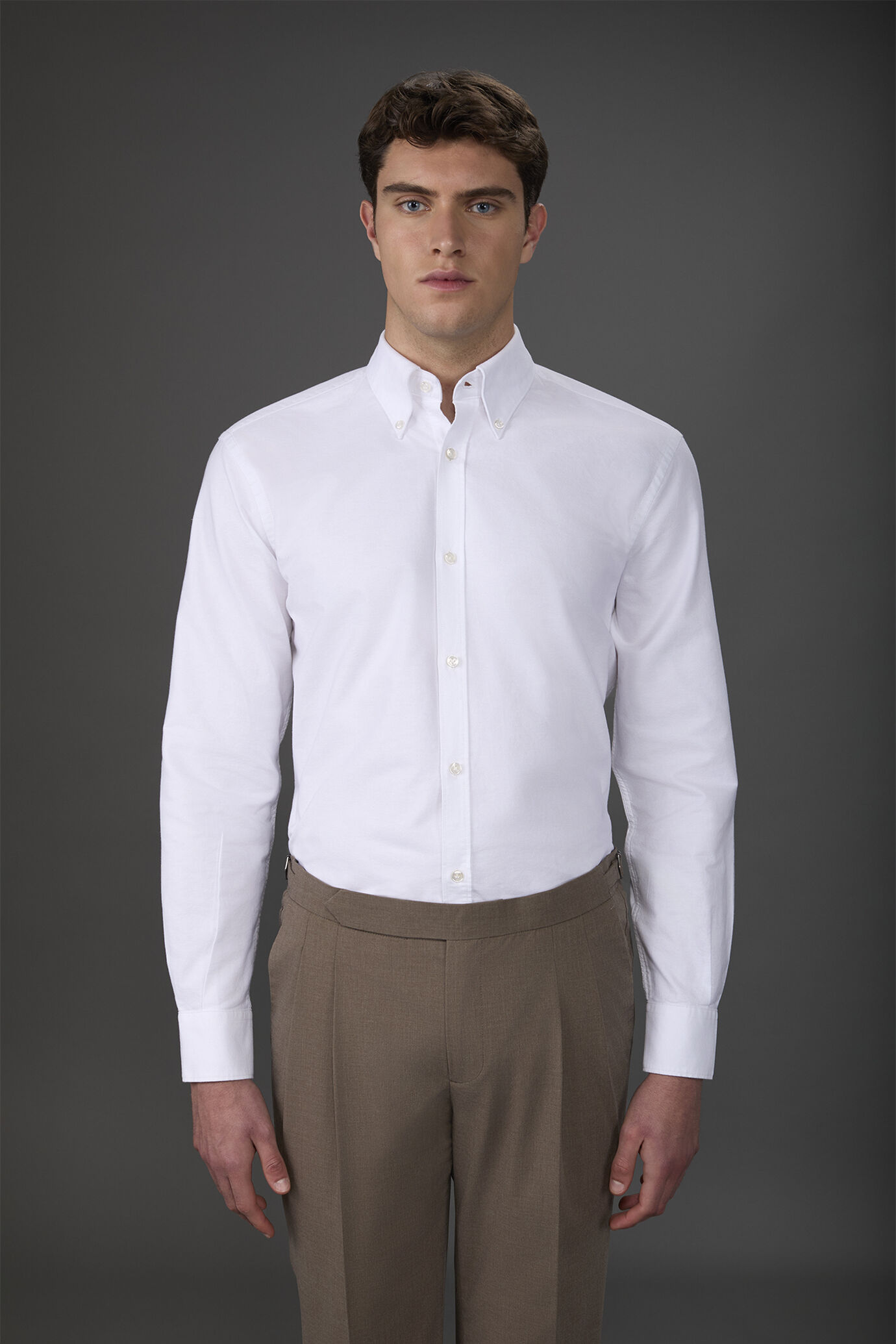 Einfarbiges Herren-Freizeithemd mit Button-Down-Kragen aus 100 % gestreifter, extrem leichter Oxford-Baumwolle in bequemer Passform image number 0