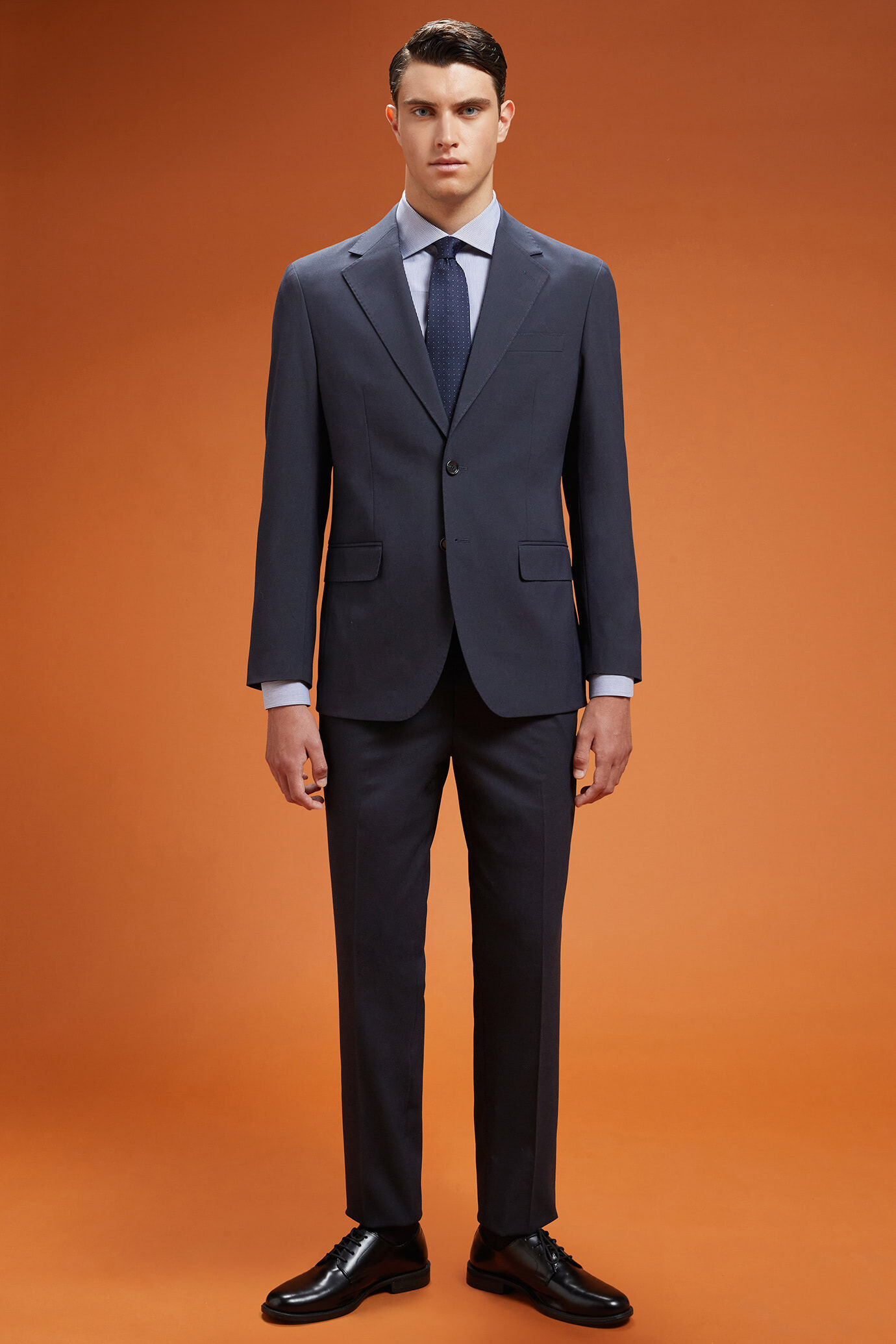 Einreihiger Herrenanzug mit Prince of Wales-Design in normaler Passform image number 0