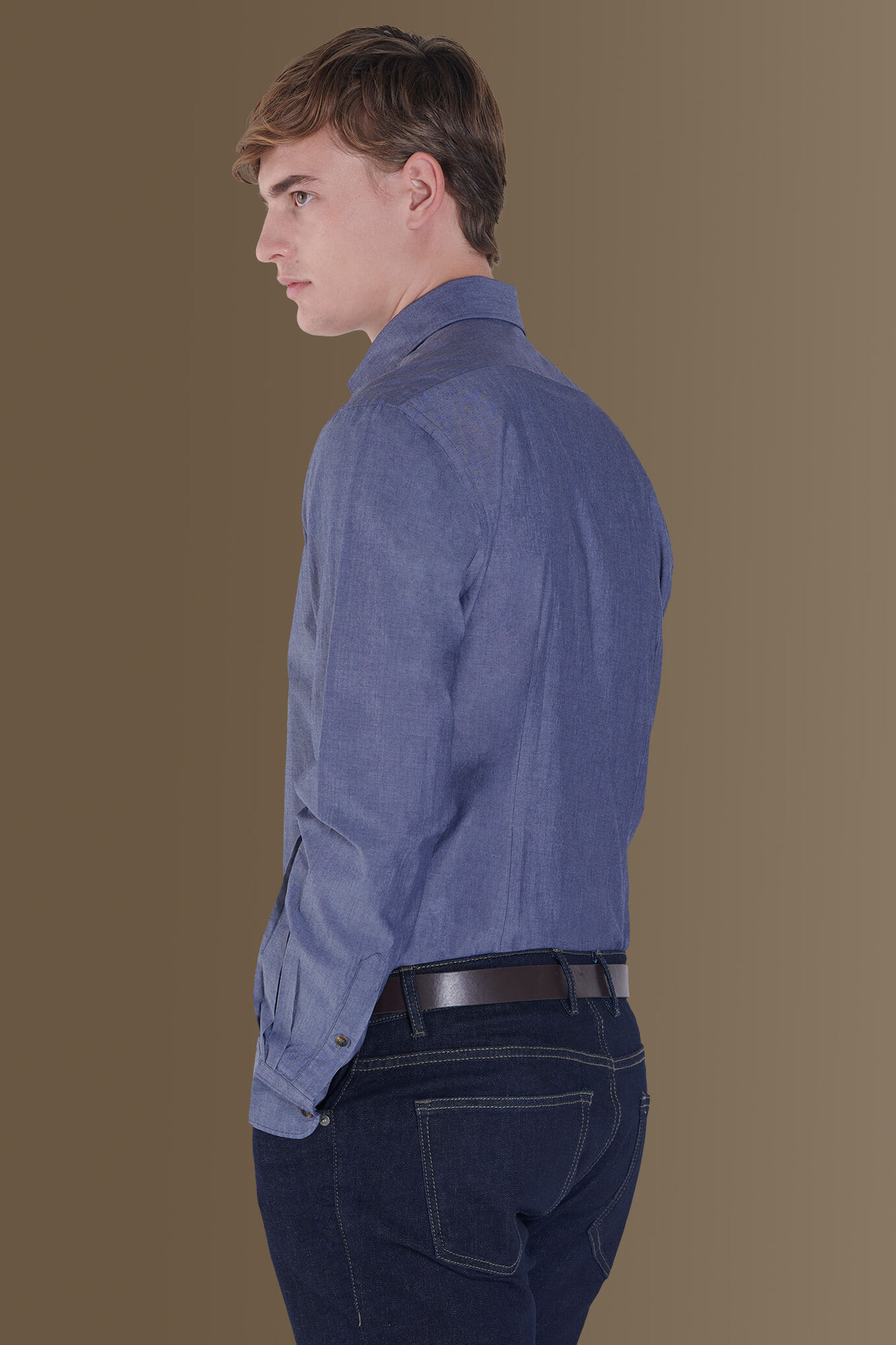 Camicia casual collo francese tessuto chambray uomo image number 3