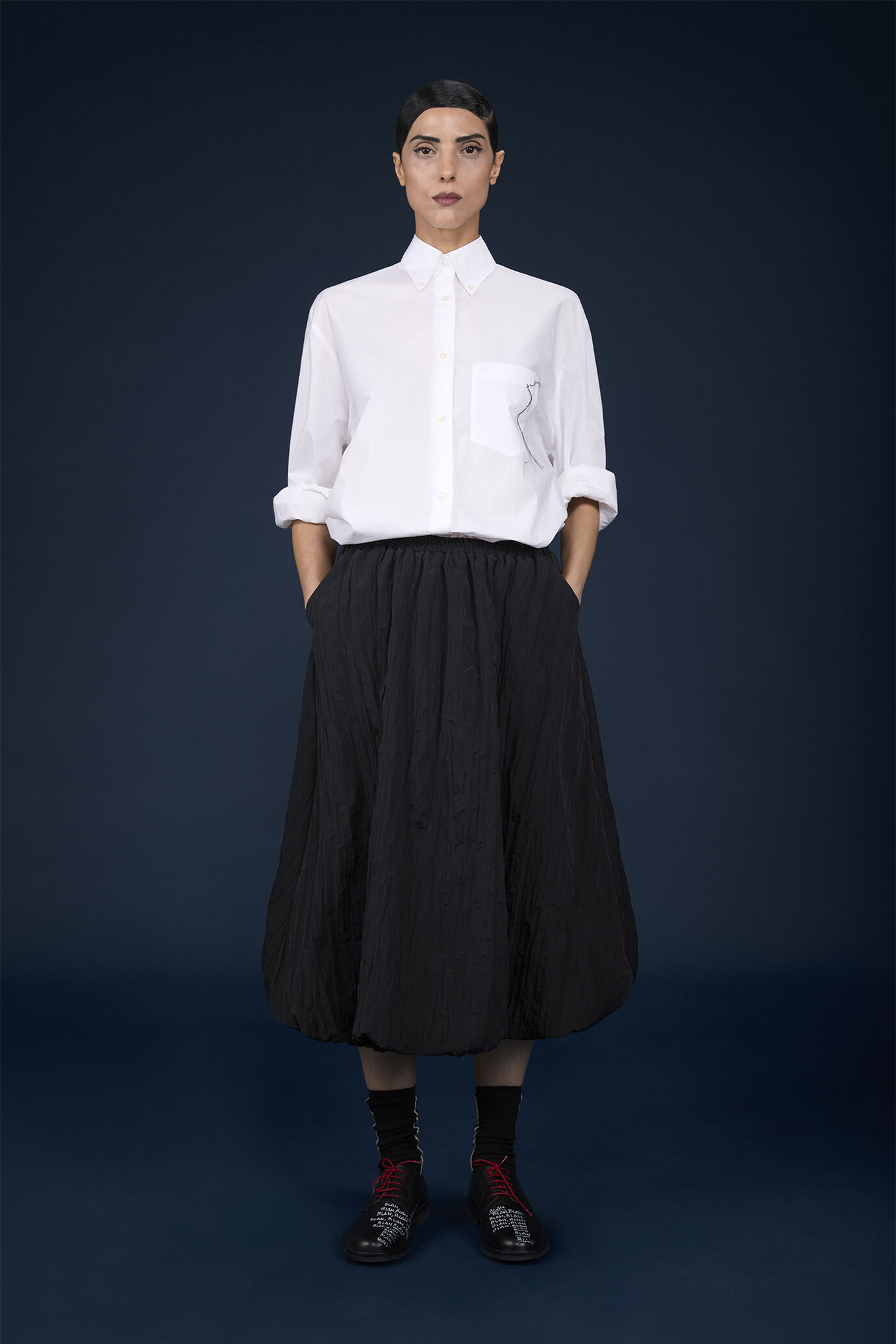 Damen-Midirock aus Remborsé-Nylon mit Knittereffekt und Elastikbund image number 0