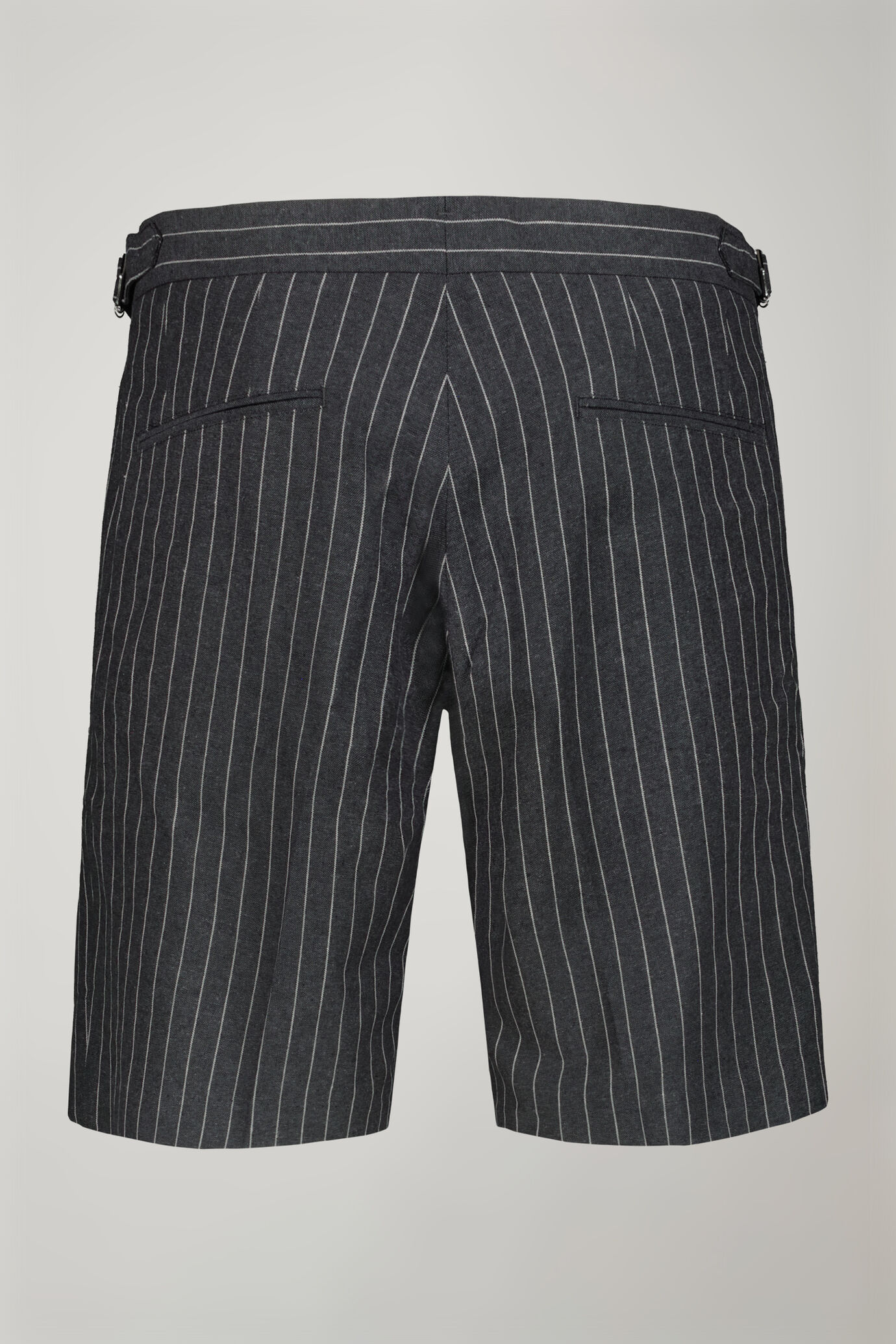 Herren-Bermudashorts mit doppelten Abnähern aus Leinen und Baumwolle in normaler Passform mit Nadelstreifenmuster image number 6