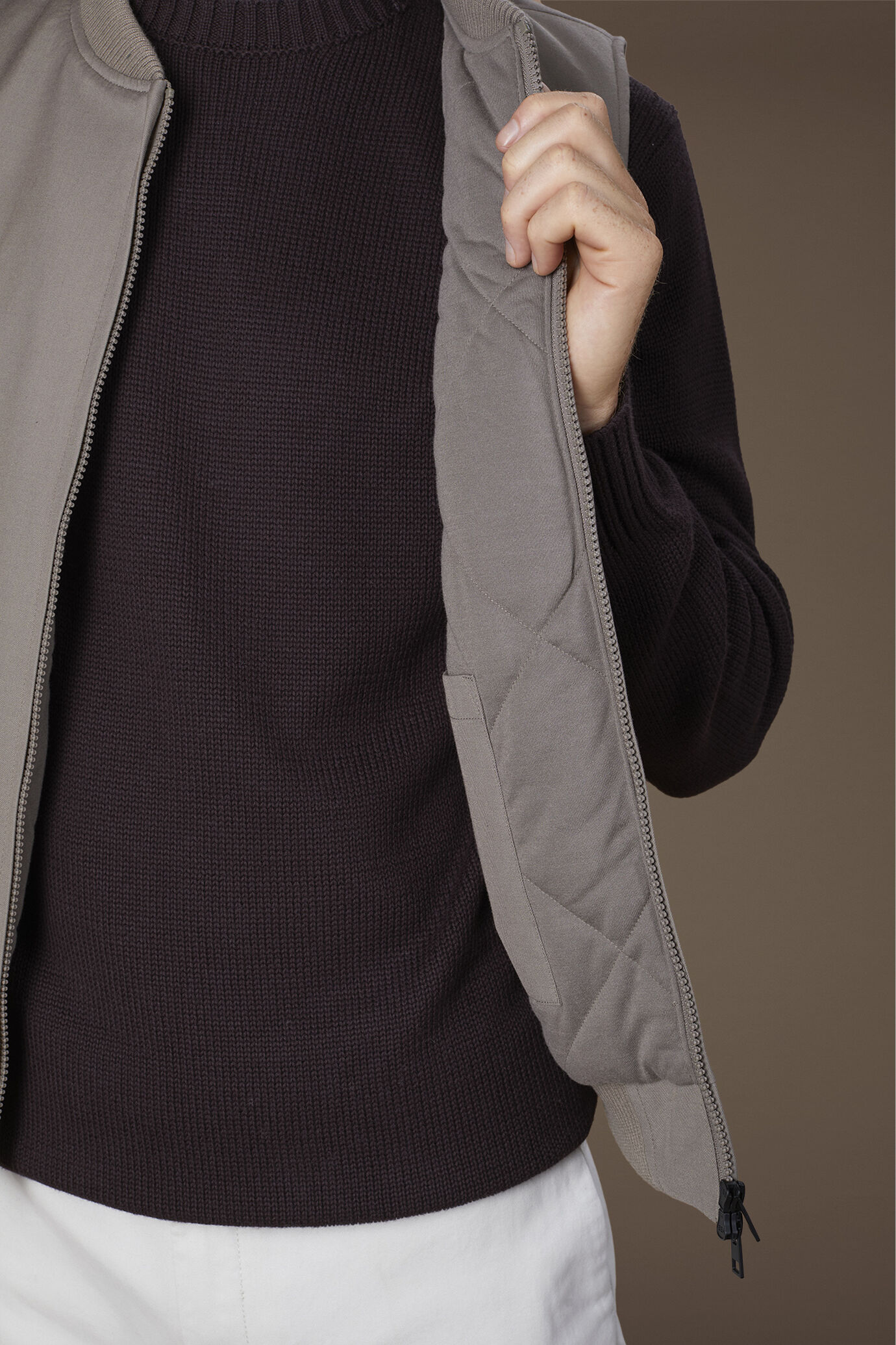 Veste sans manches rembourrée pour homme coupe confortable image number 3