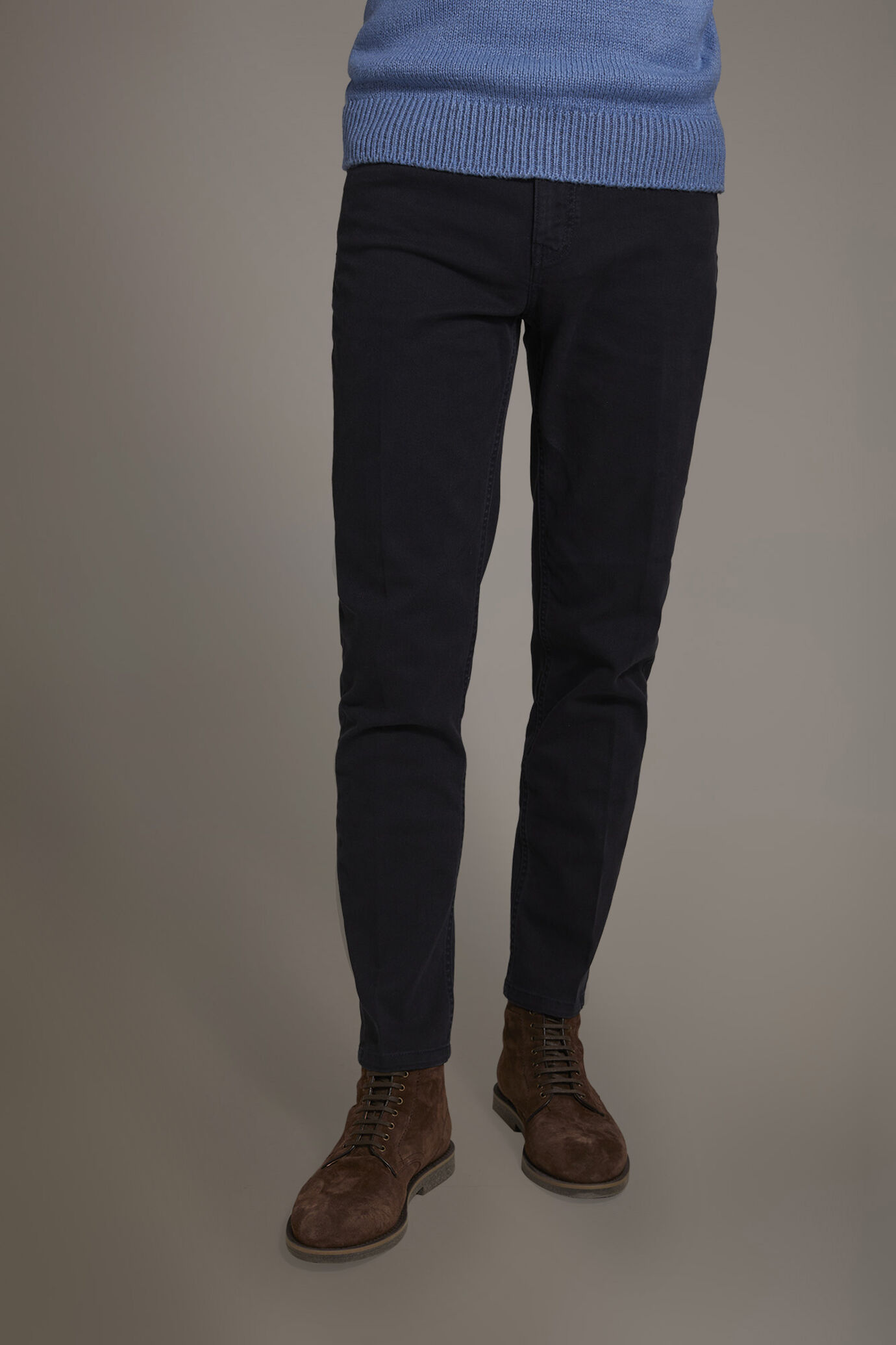 Regular fit 5 pockets trousers in bull twill fabric image number 2