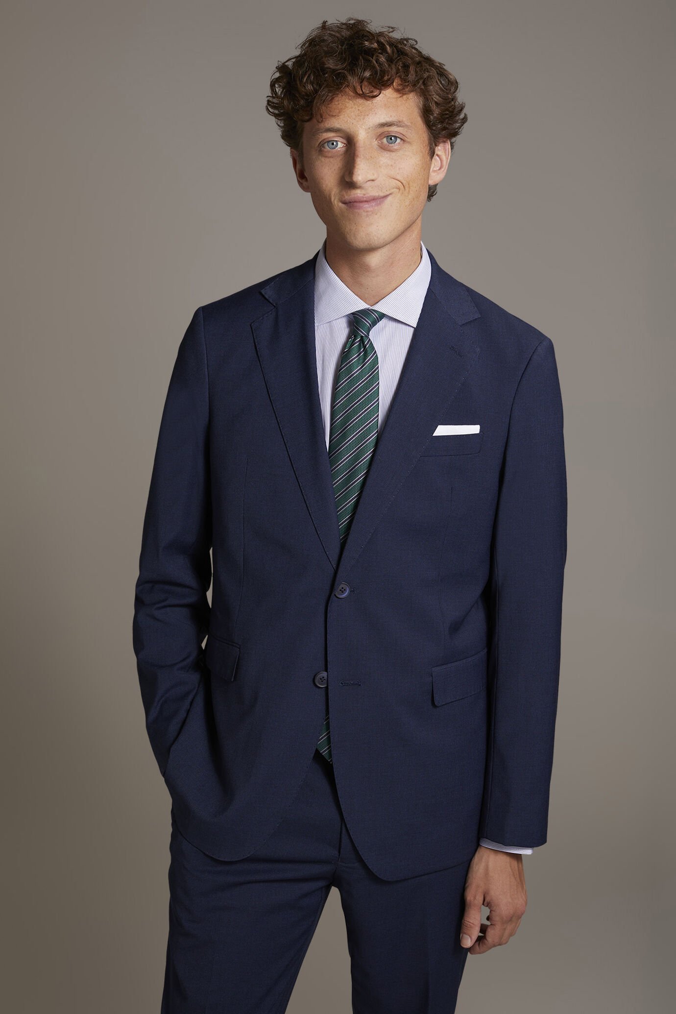 Regular fit single-breasted suit in micro pied de poule fabric image number 2