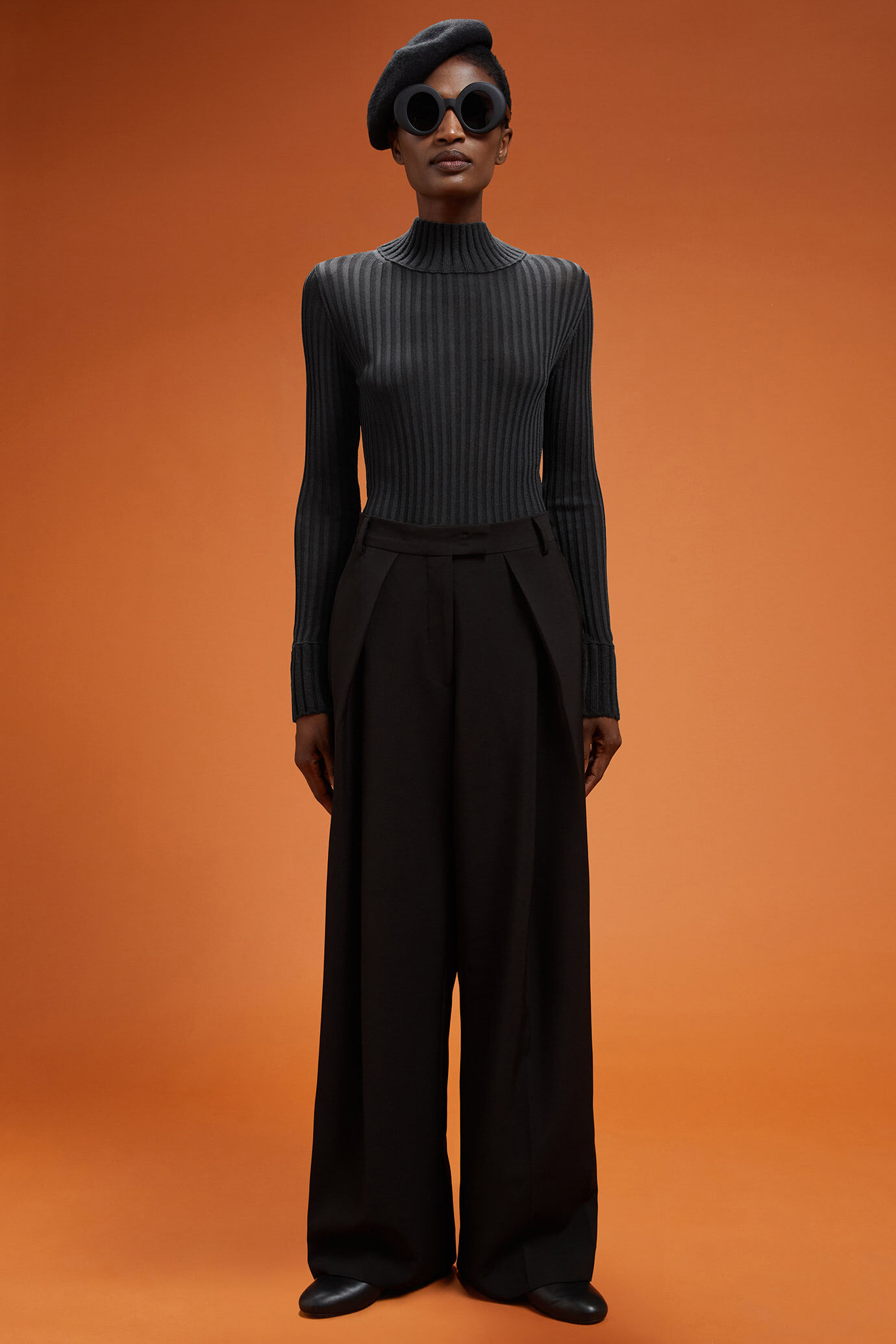 Pull à col roulé pour femme, coupe classique image number 1