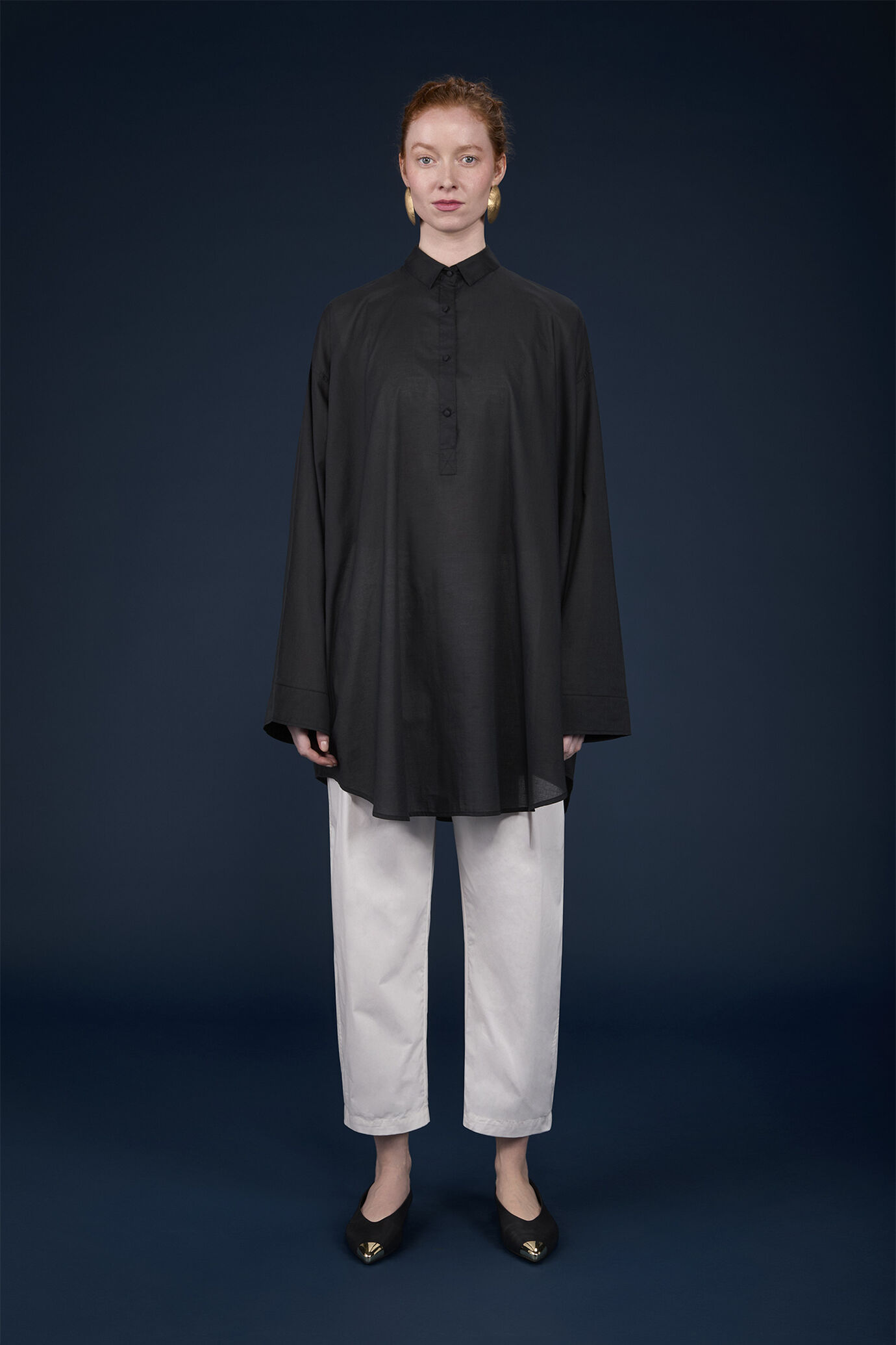 Women's oversized button-up shirt in single-colour cotton muslin image number 2