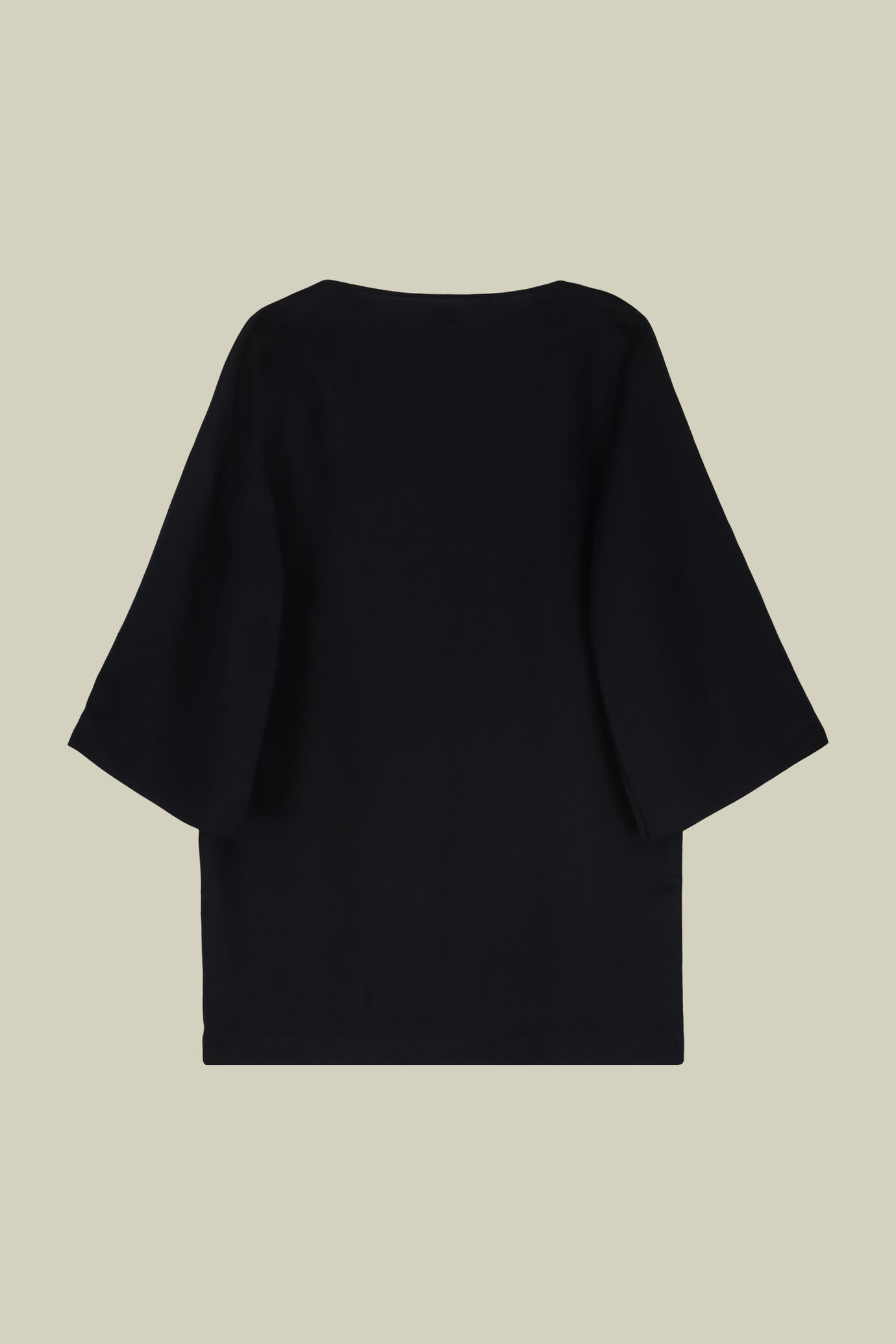 Short A-line dress with three-quarter sleeves and slits image number 6