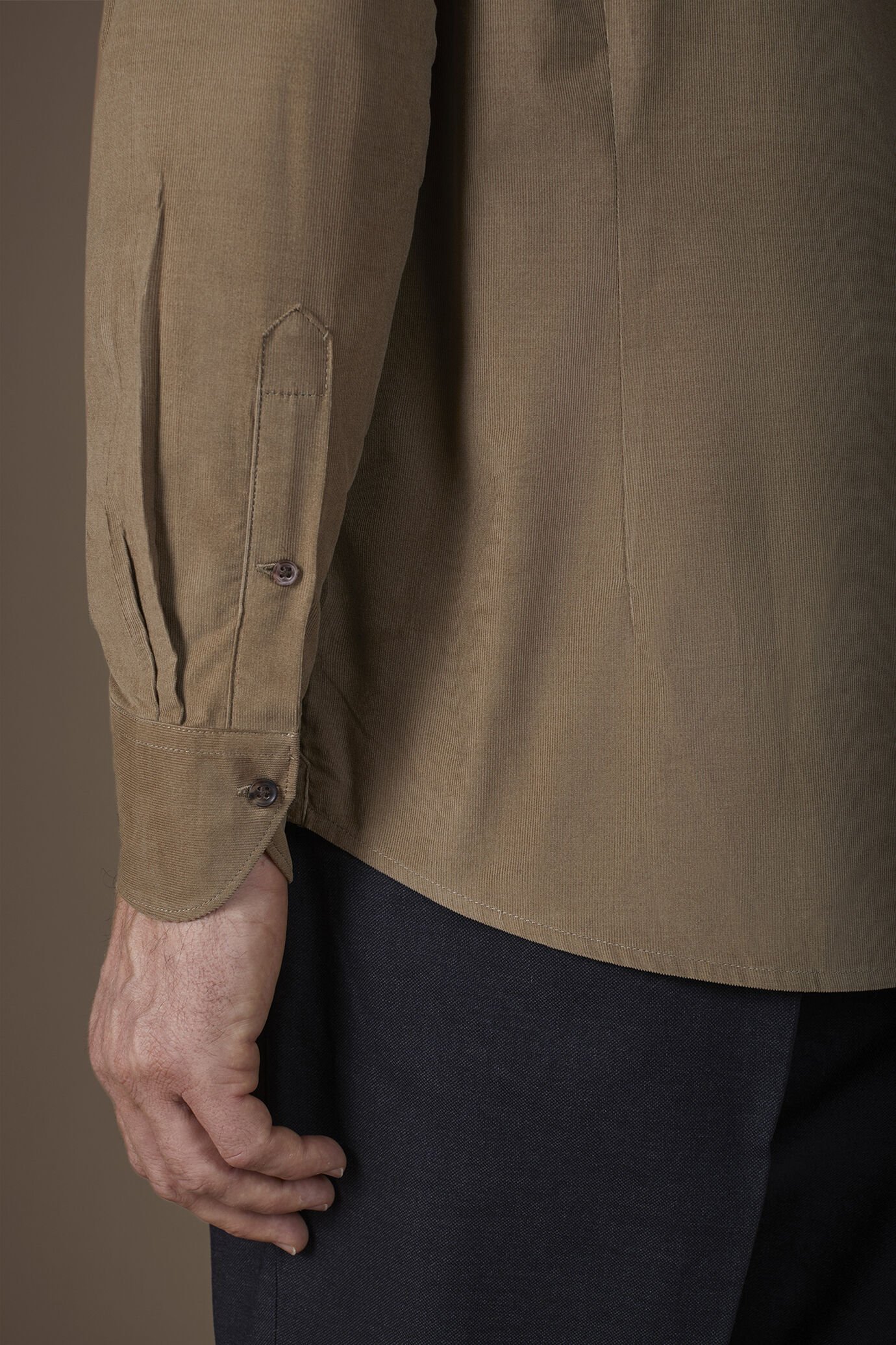 Camicia uomo casual 100% cotone tessuto velluto 1000 righe tinta unita image number 3