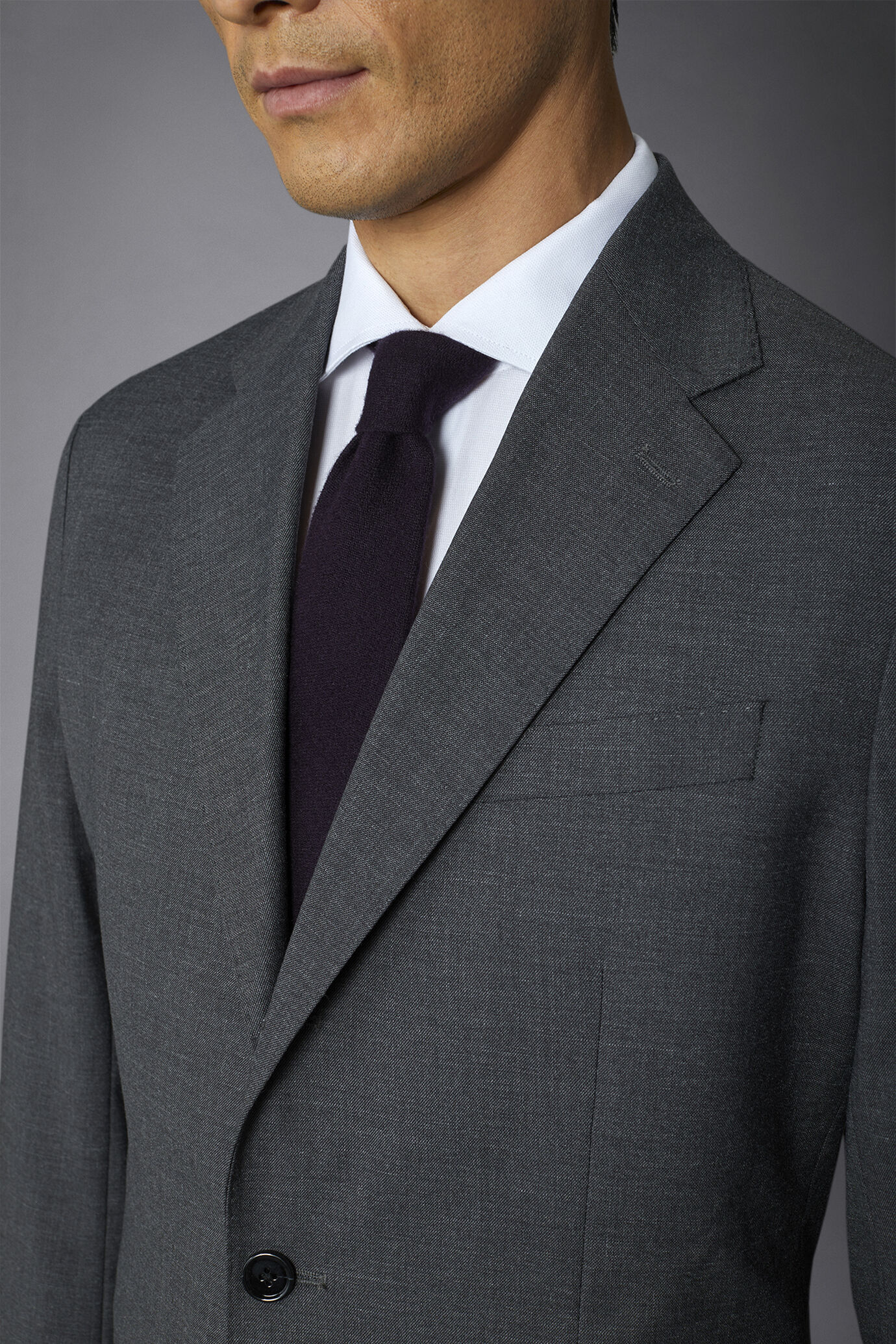 Men's regular fit single-breasted suit in grisaille fabric image number 3