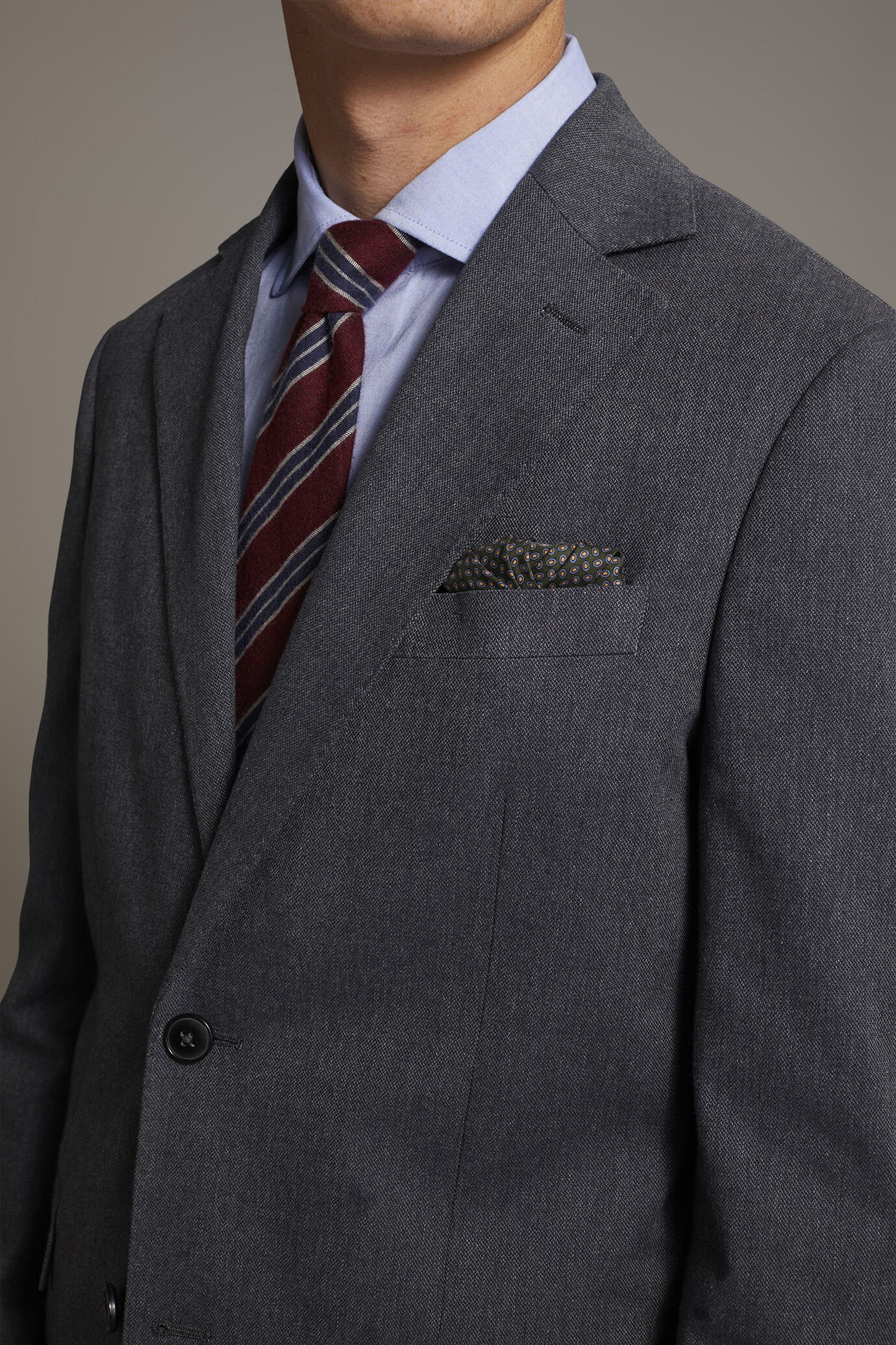 Single-breasted cotton stretch solid color fabric suit image number 3