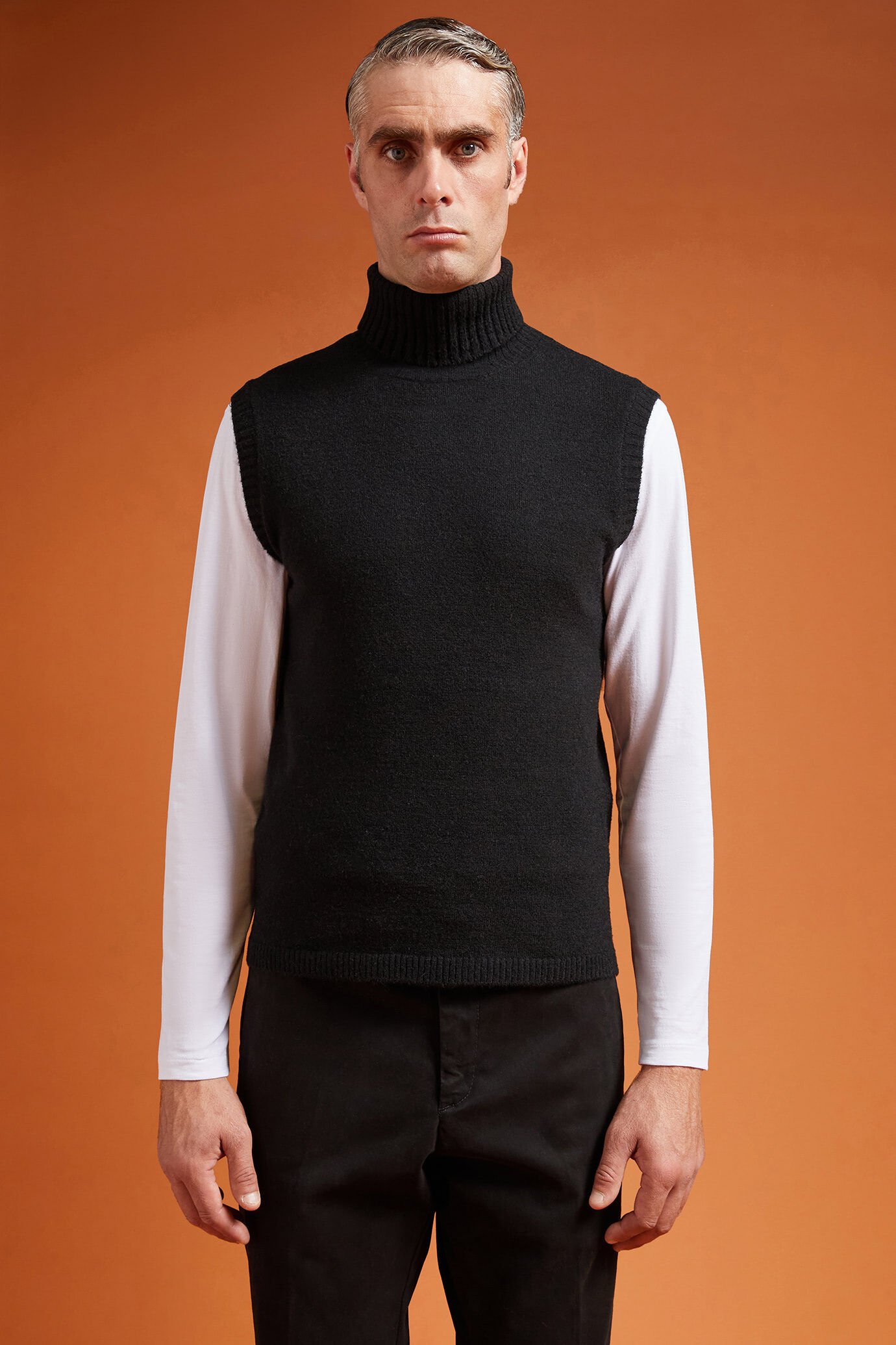 Men's regular fit high neck tank top in an alpaca/wool blend