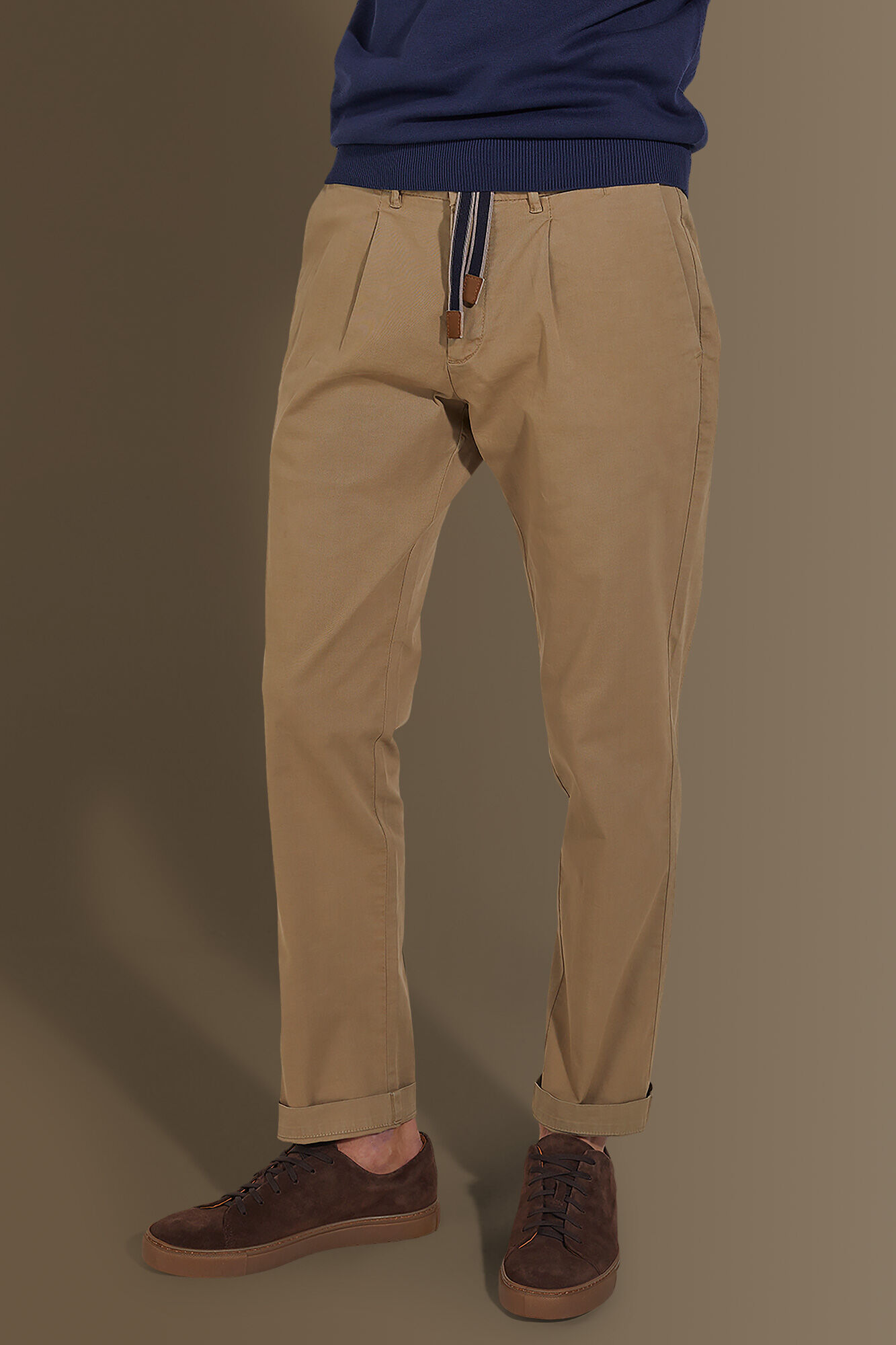 Pantalone uomo con elastico in vita e laccetti
