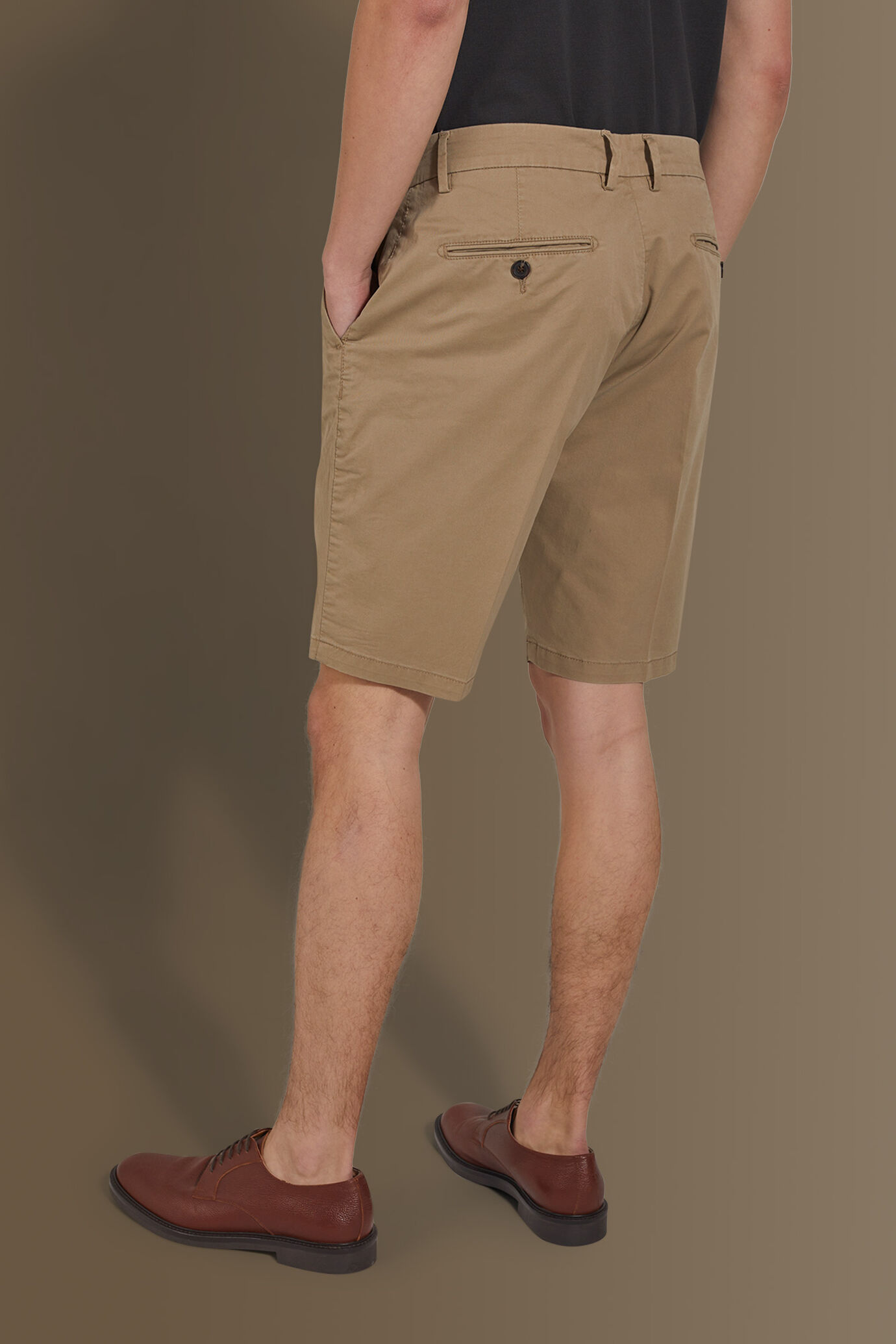 Classic bermuda twill stretch construction image number 2