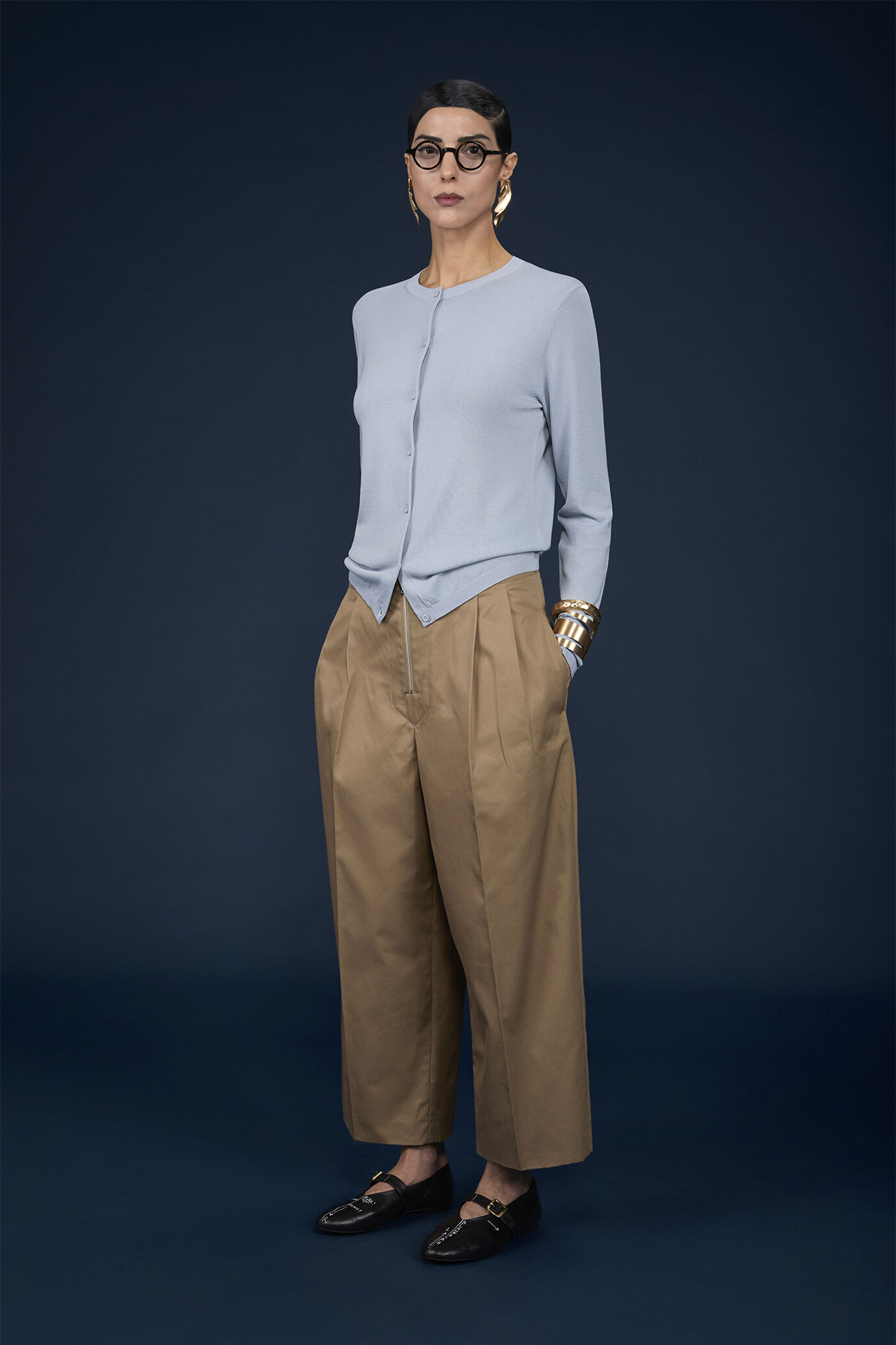 Women's crew-neck cardigan