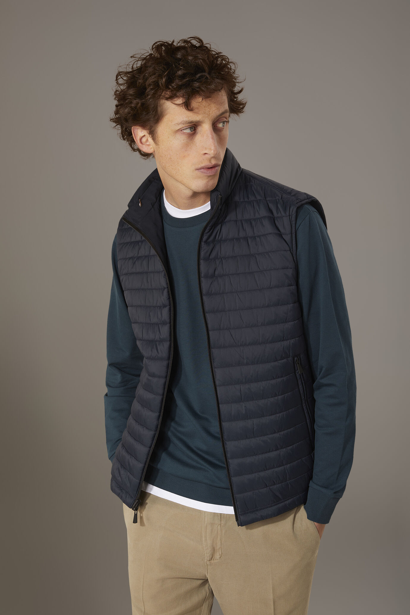 Smanicato reversibile con cappuccio antipioggia image number 1