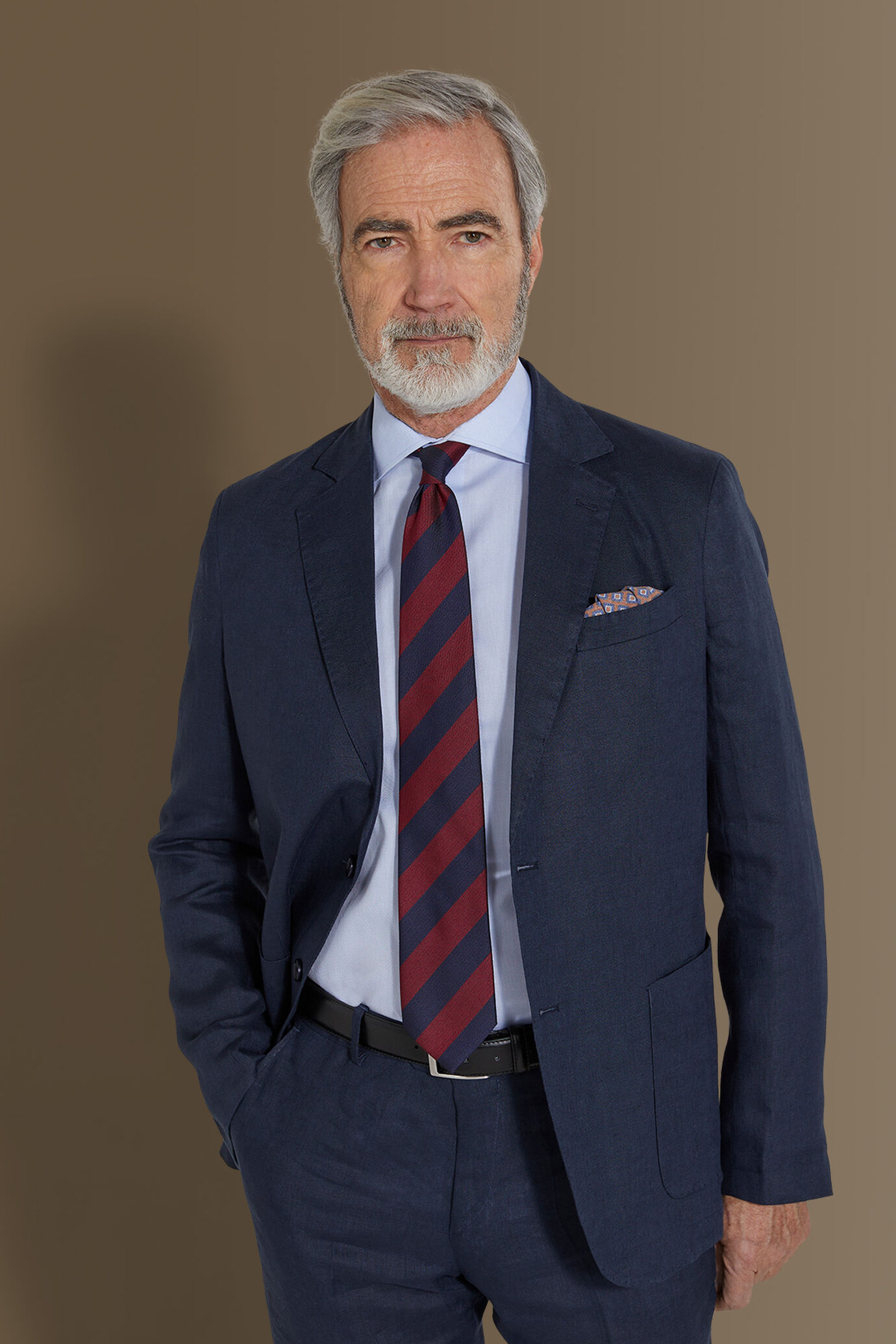 Abito monopetto uomo con pantalone senza pinces 100% lino made in Italy image number 1