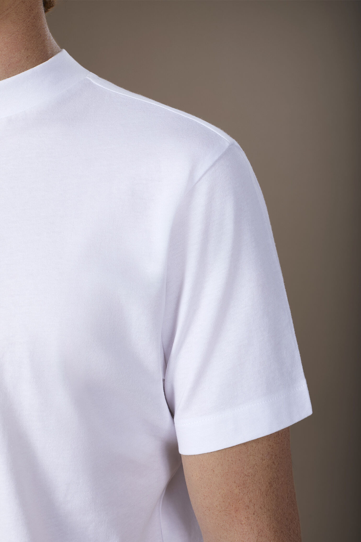 T-shirt uomo con collo alto regular fit image number 3