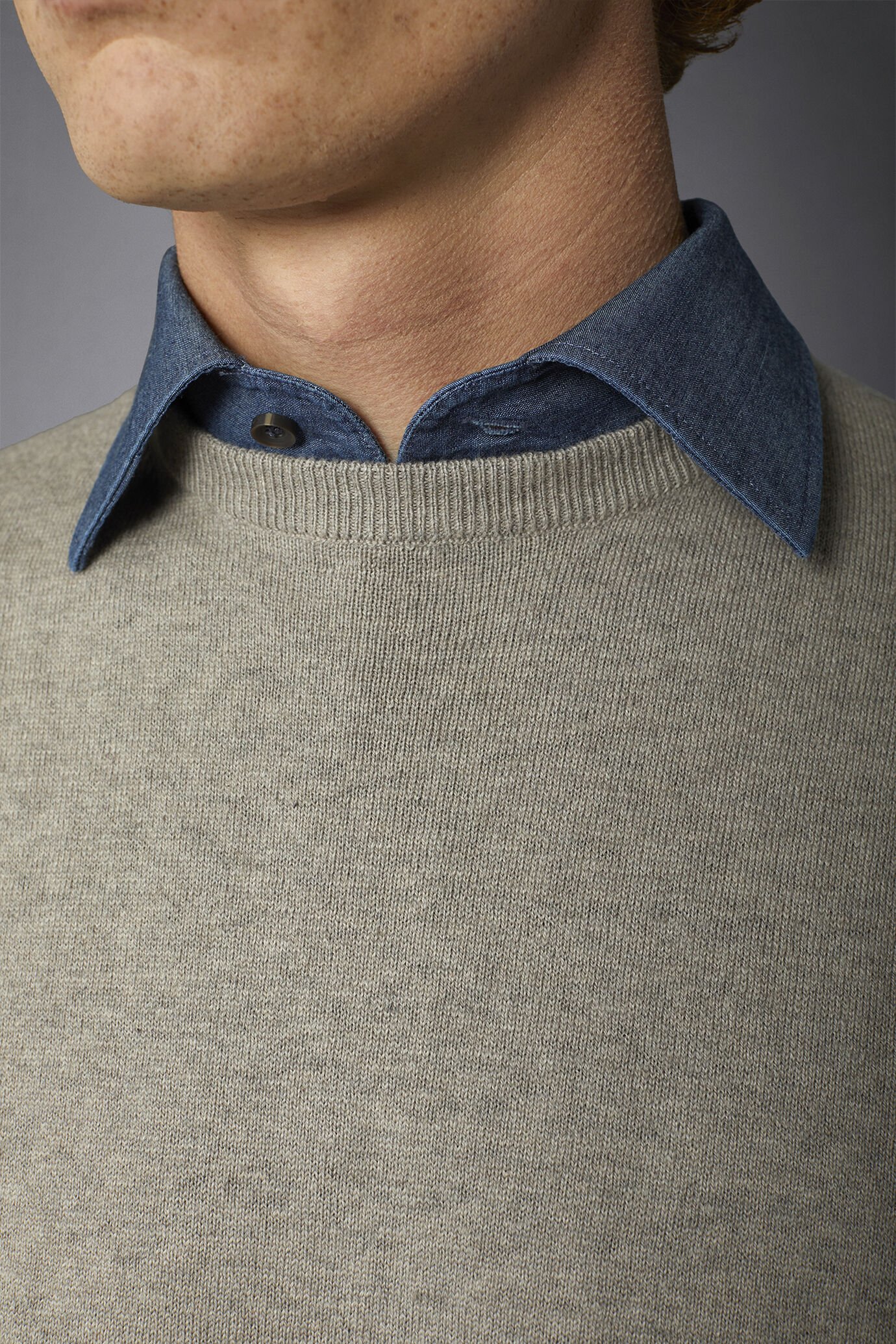 Pullover mit Rundhalsausschnitt aus Wolle und Baumwolle image number 2