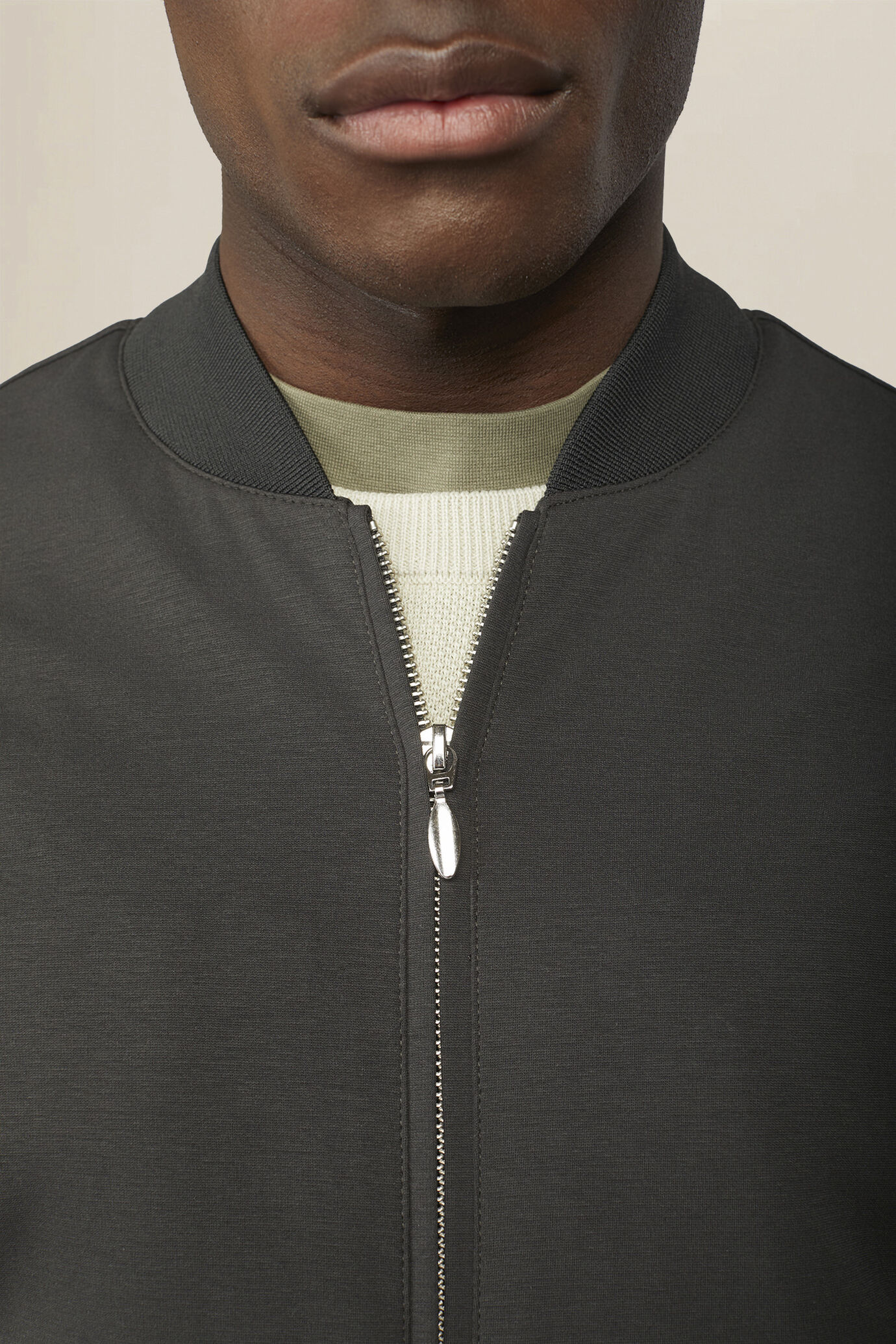 Men's bomber jacket in unlined jersey image number 2