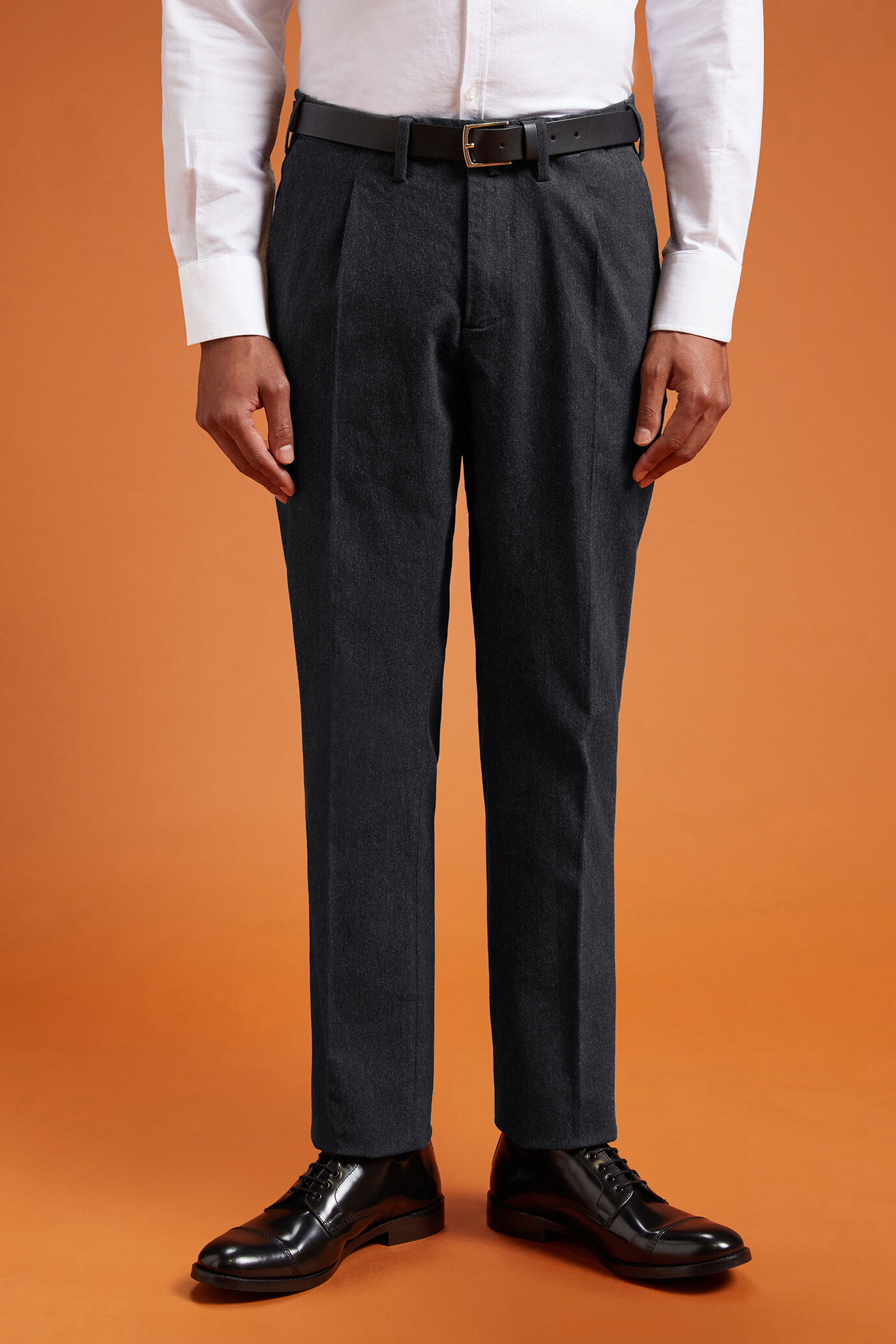 Klassische Herrenhose mit Grisaille-Konstruktion in normaler Passform image number 1